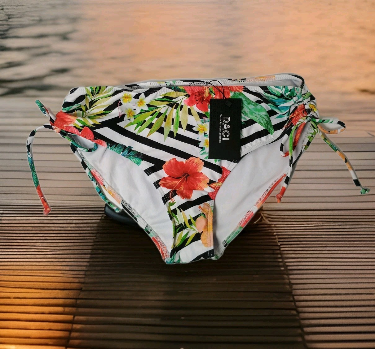 Daci Women’s Medium White Multicolor Floral Bikini Bottoms Stringy Sides Low Cut