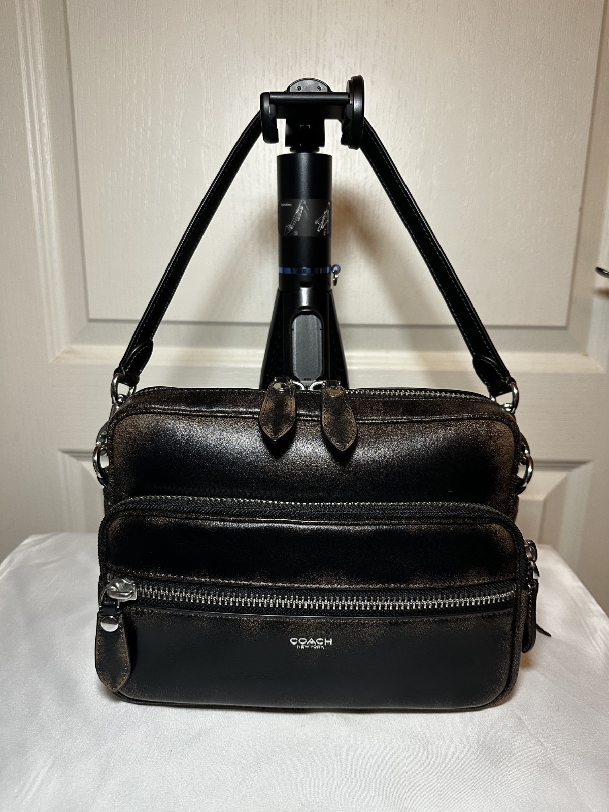 Coach Dakota Crossbody Bag in Loved Leather. Black/Light Tan. CDS84