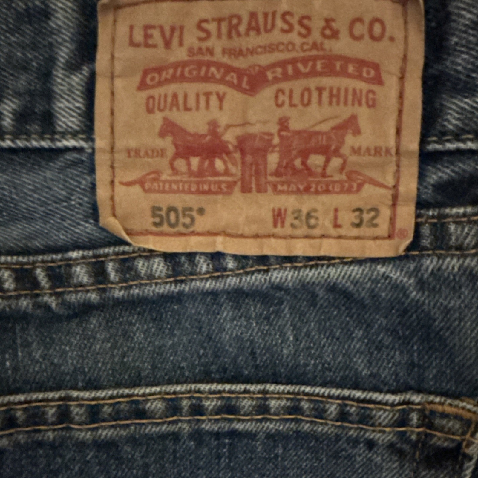 Levi’s Straight Fit Blue Denim Jeans Cotton Logo Button Zip 5-Pocket 500 Series