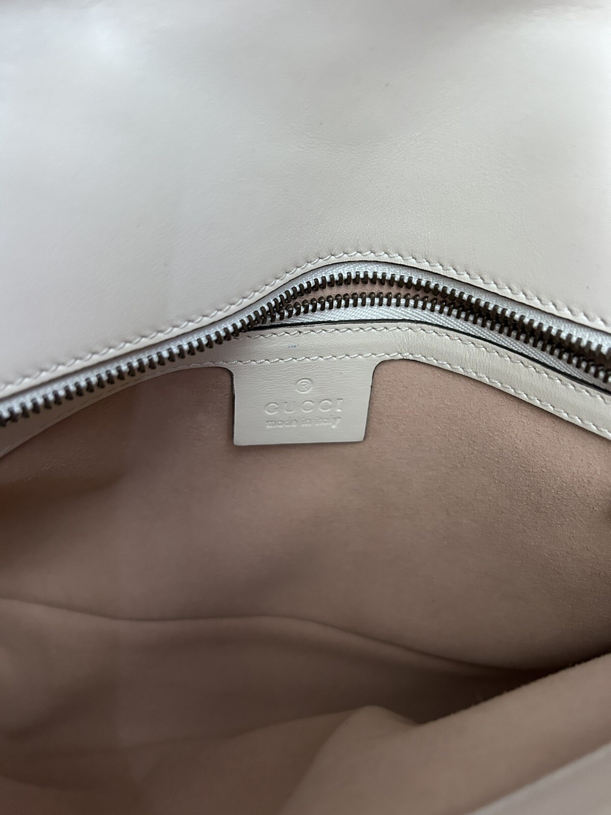Authentic Gucci GG Marmont Small Shoulder Bag White Matelassé Leather worn twice