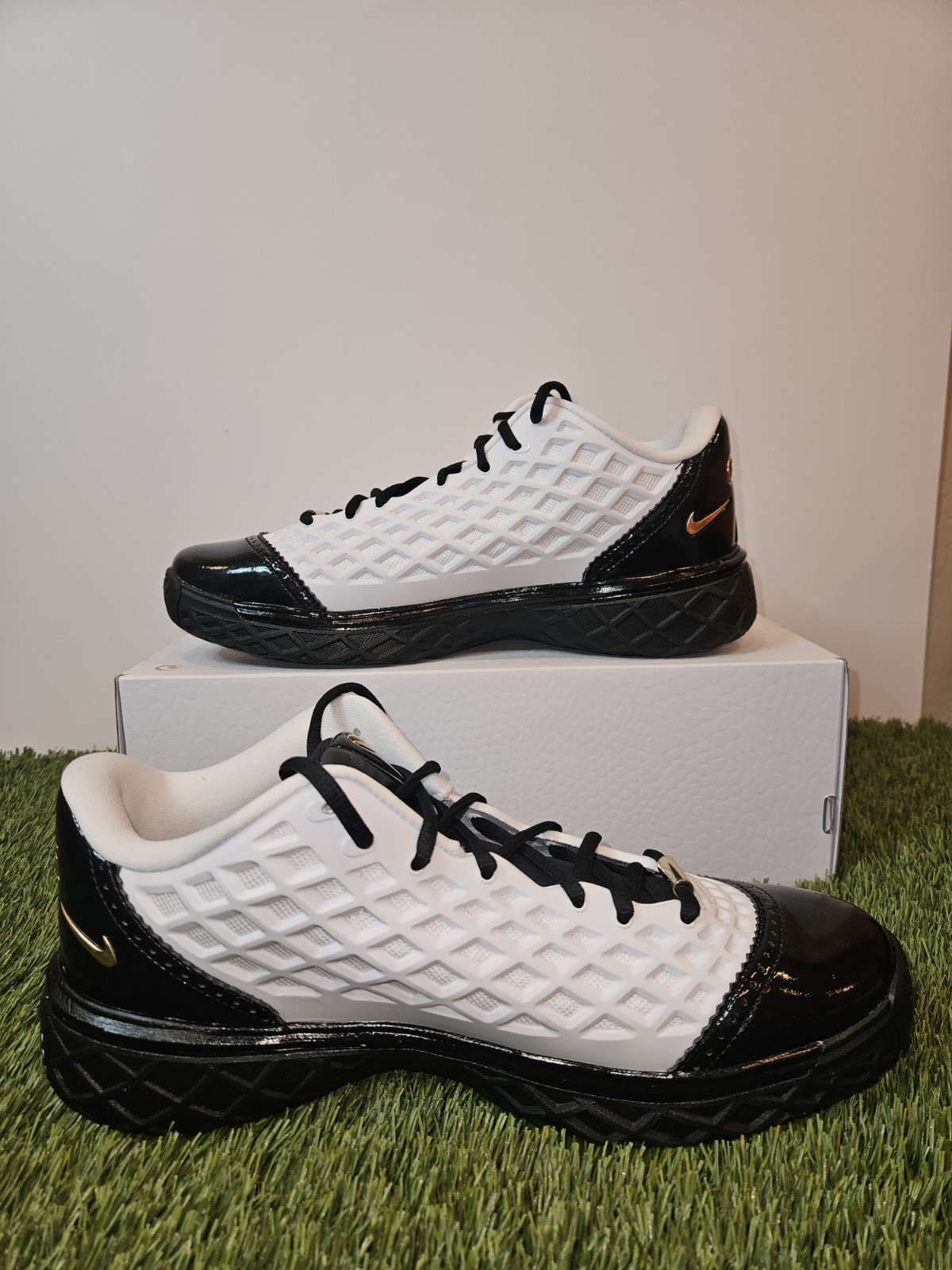 Size 9 – Kobe III Low Protro (IQ3916 100) Mambacita