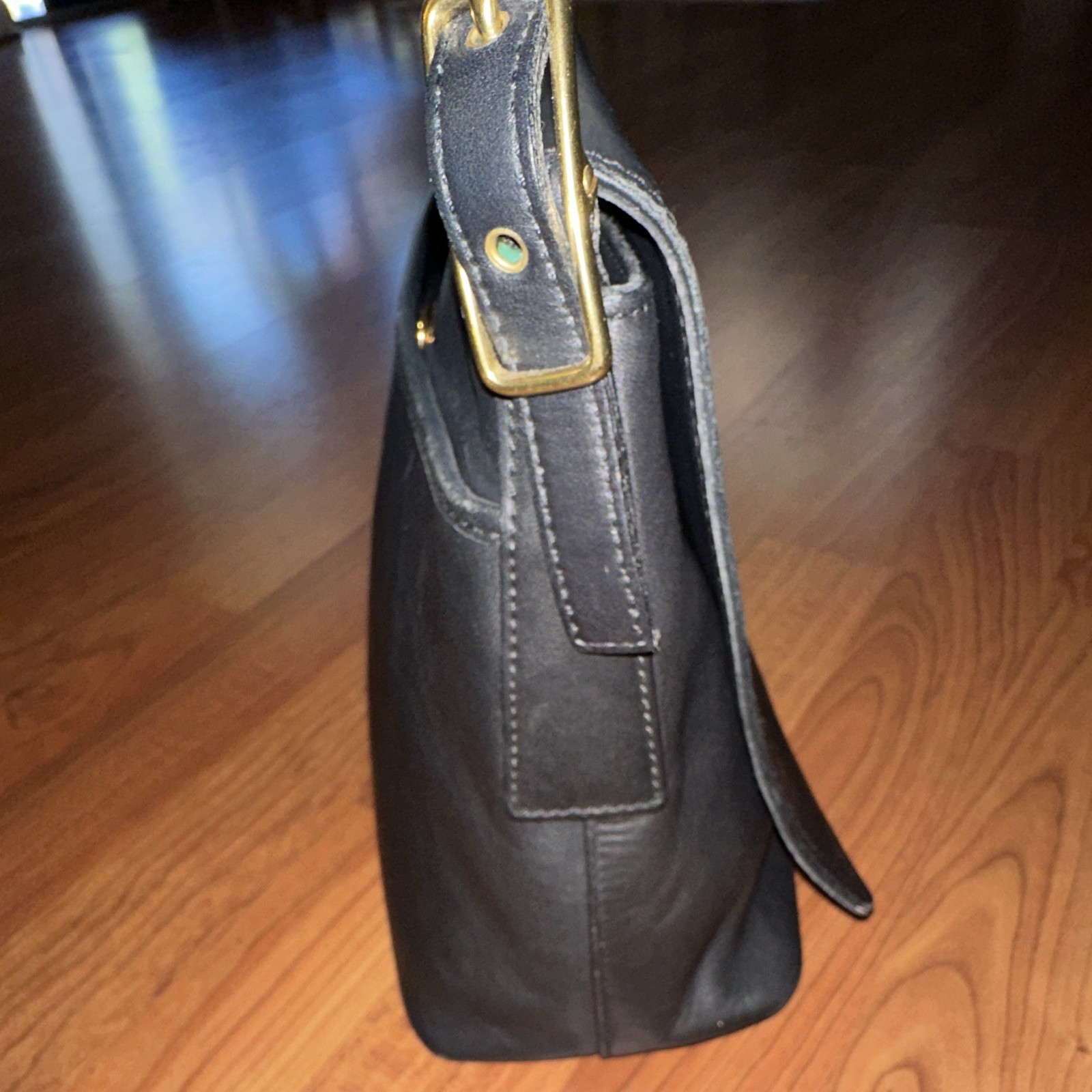 Coach Black Medium Shoulder Bag, Magnetic Flap & Zip, Gold Hardware, Lined