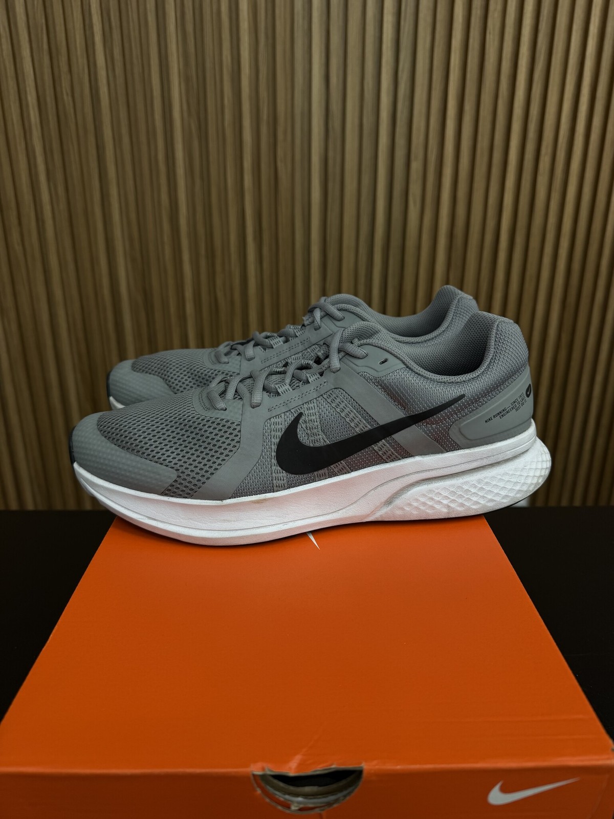 Nike Run Swift 2 Particle Grey Black White Size 13, PREOWNED-R