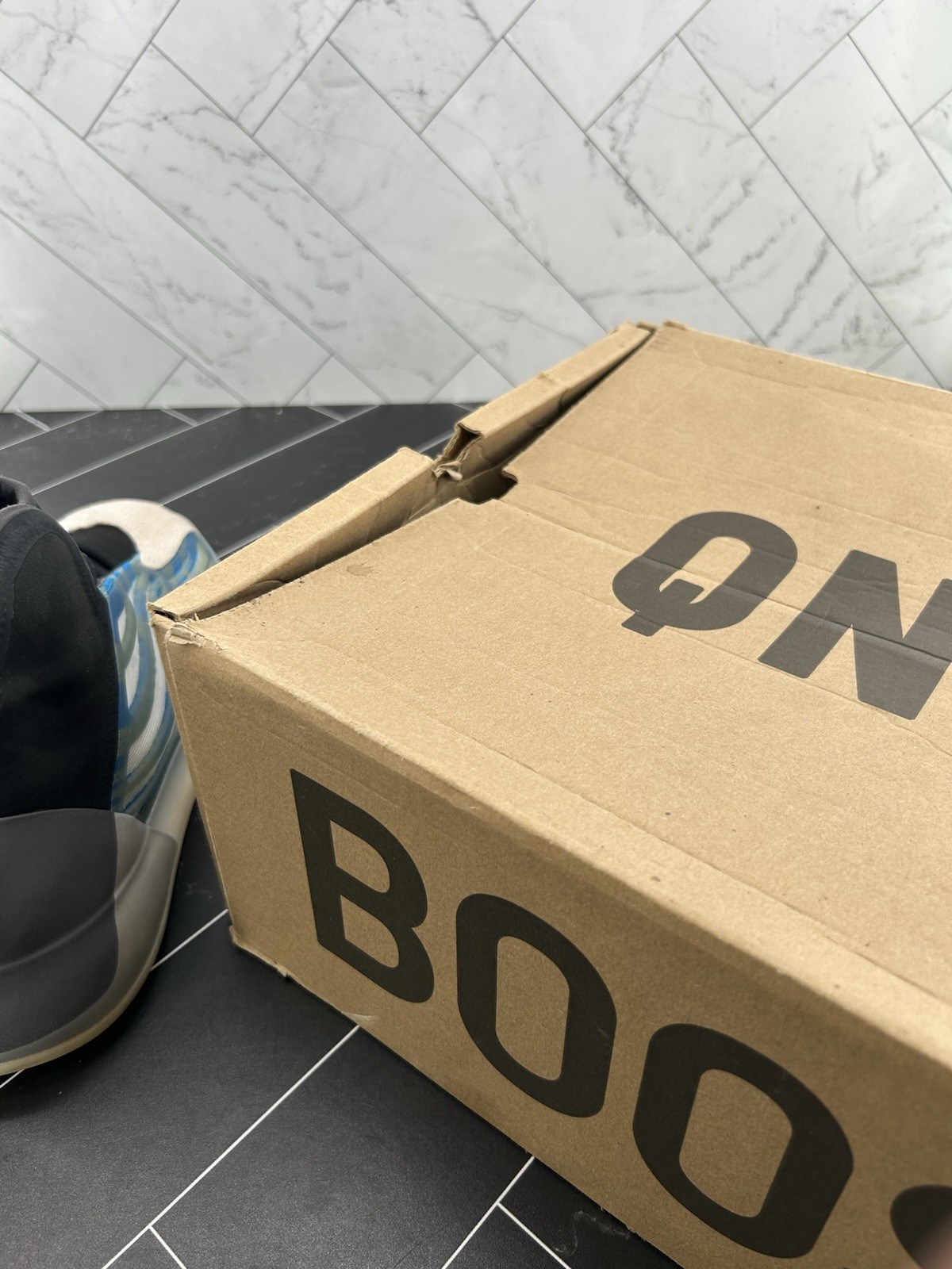 adidas Yeezy Quantum Frozen Blue Size 9.5 GZ8872