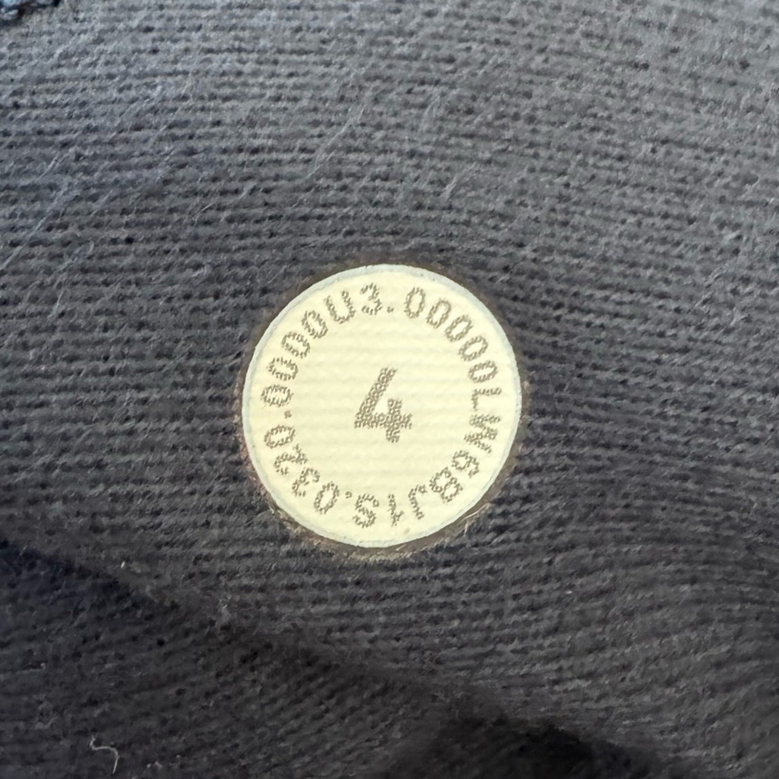 Lululemon size 4 Ready to Rulu Jogger Crop in Heathered True Navy/Black