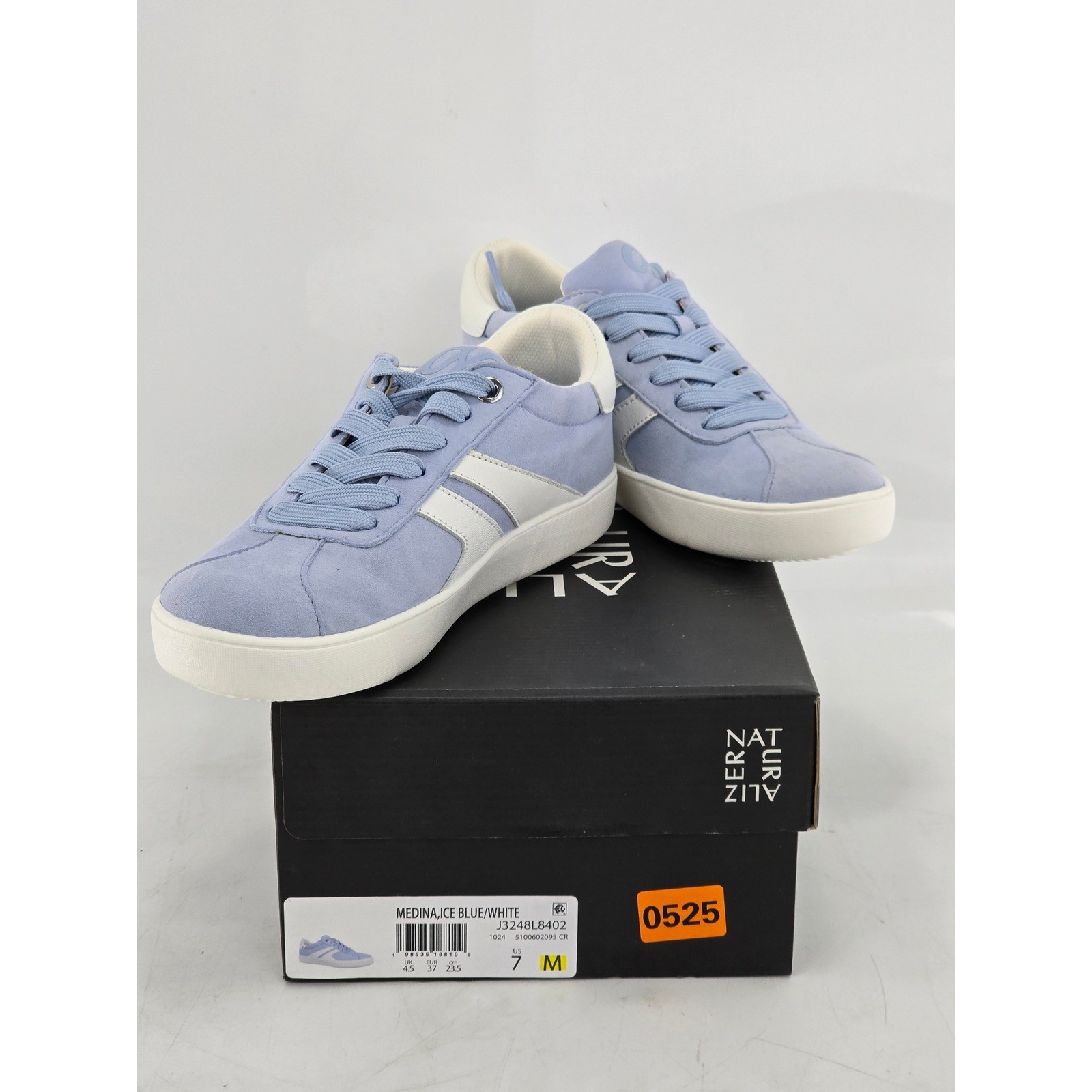 Naturalizer Medina Sneakers Womens Size 7 Ice Blue White Suede Leather – New