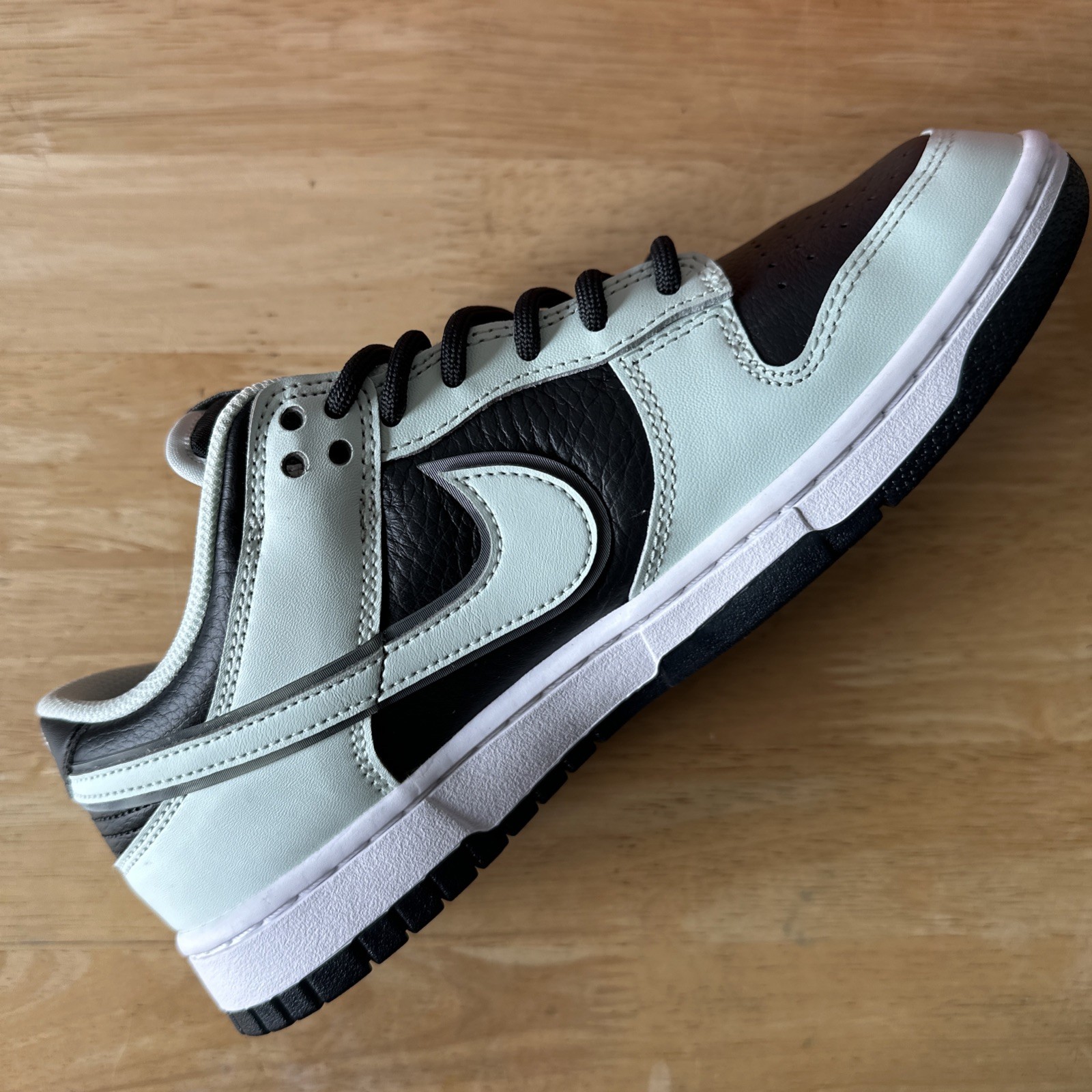 Size 8M/9.5W – Nike Dunk Low Dark Smoke Grey Barely Green FZ1670-001 Pre-Owned
