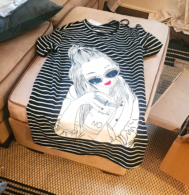 Women’s Black & White Striped Girl Graphic Cotton Crew Neck T-Shirt Size L