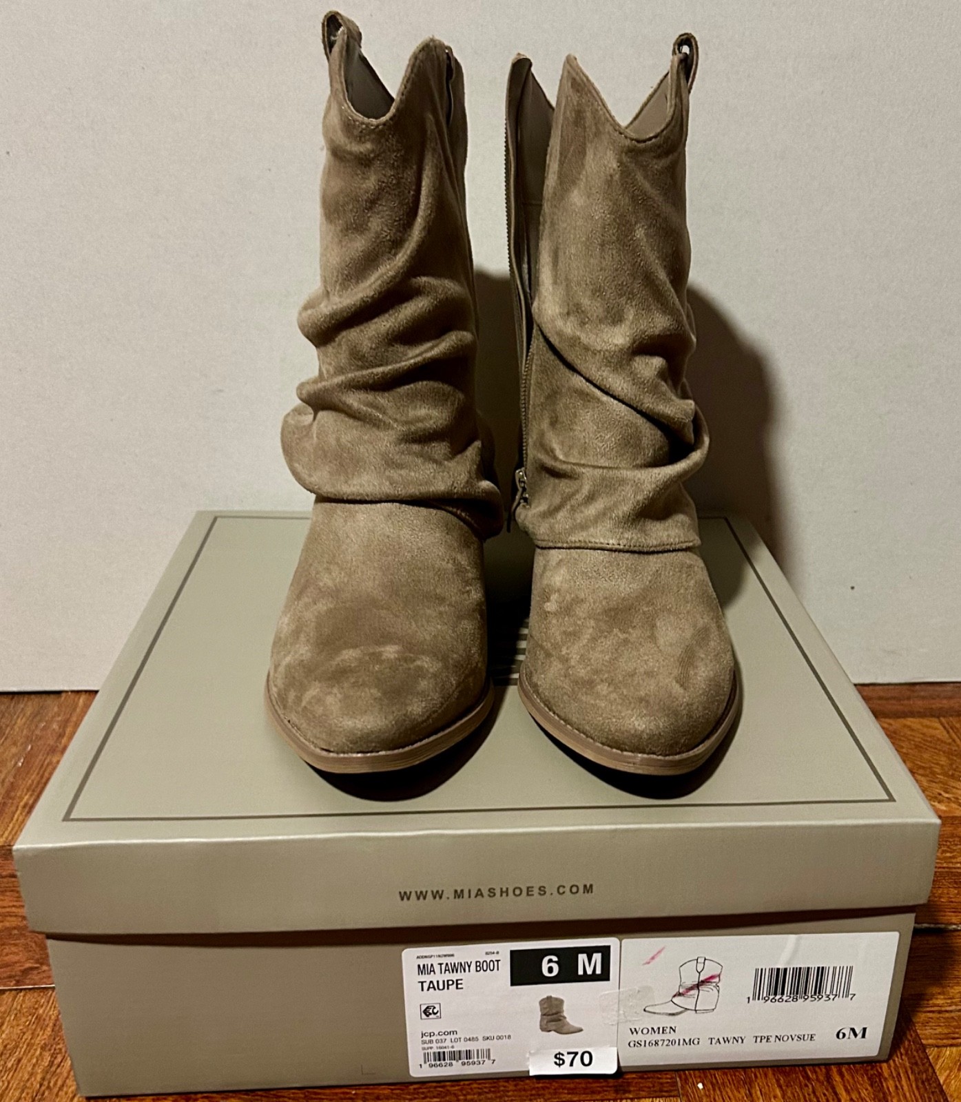 Mia Tawny Boots size 6 new