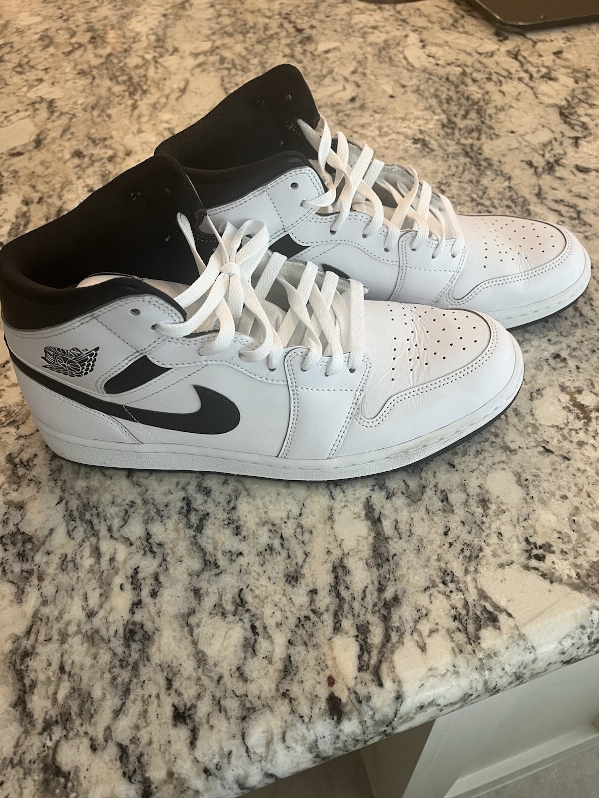 Nike Air Jordan 1 Mid Reverse Panda DQ8426-132 White Black Men’s 11.5 Shoes