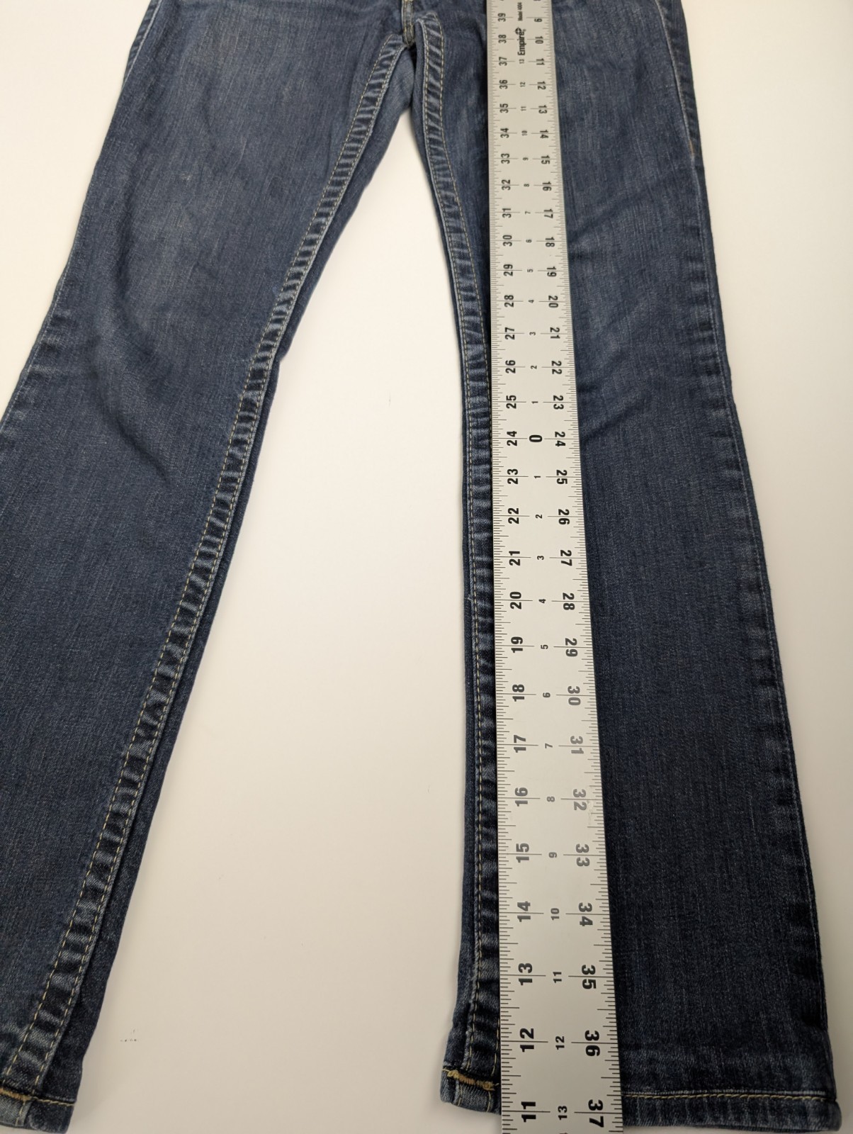 True Religion Jeans 28 Made in USA Straight Leg Stretch Denim 98% Cotton 2%…