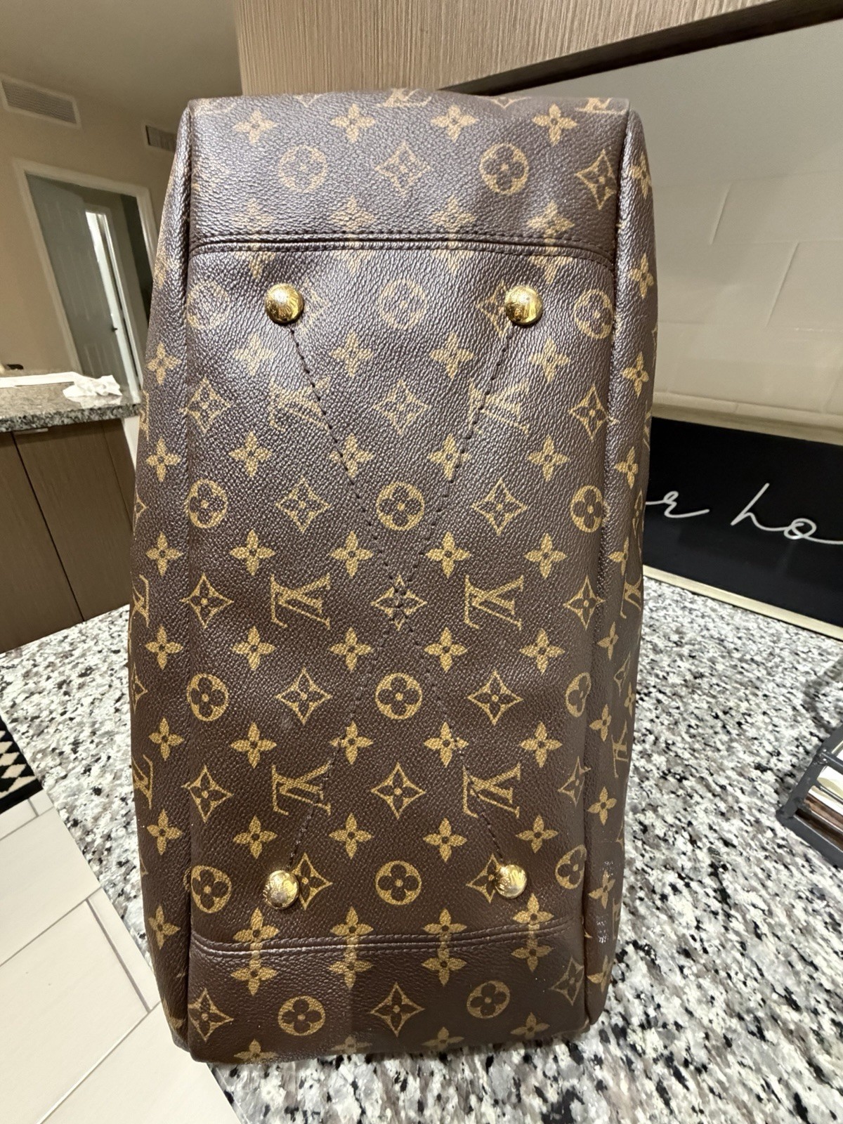 Louis Vuitton Artsy MM Monogram Canvas Leather Tote Shoulder Bag Purse Handbag