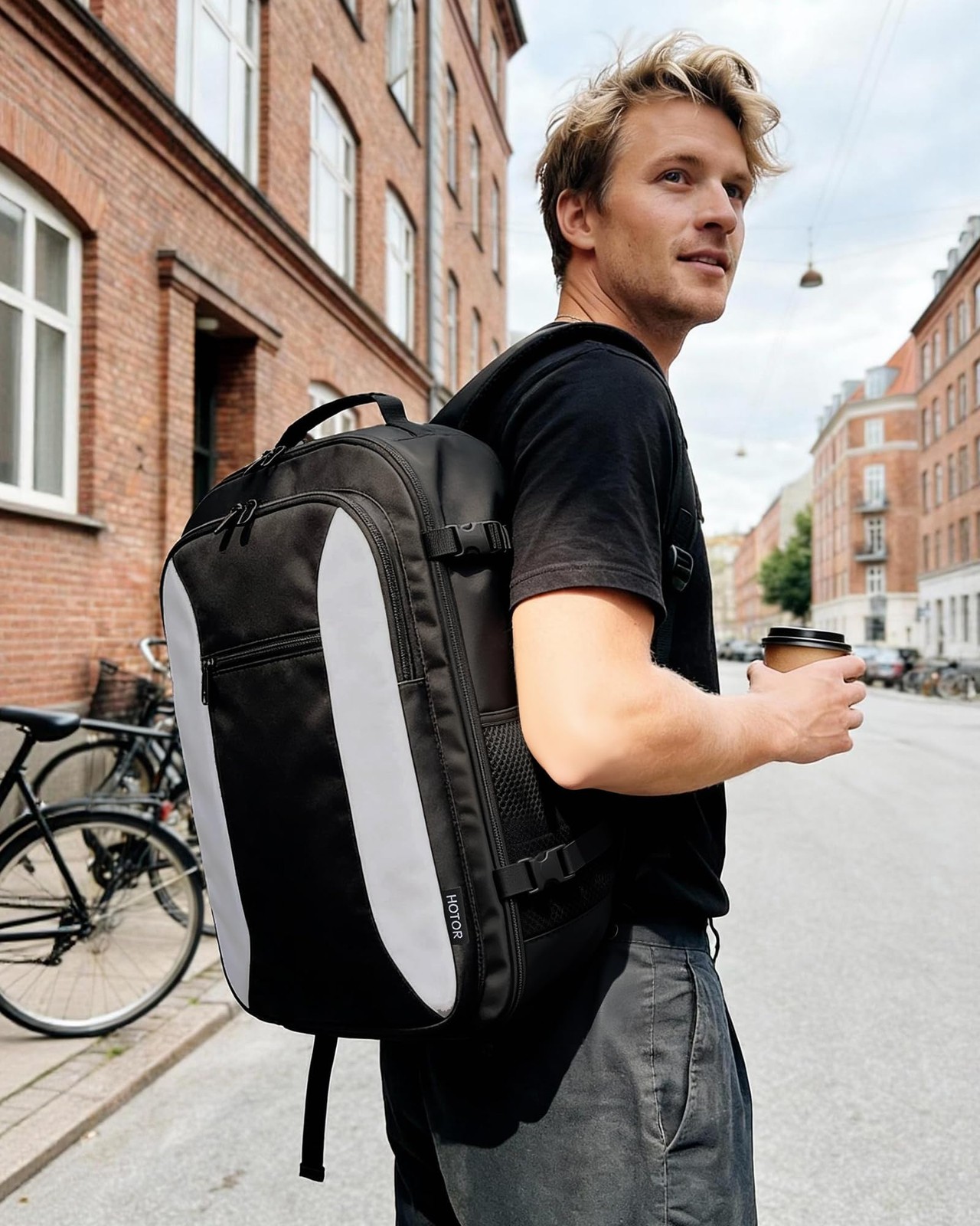 Black TSAFriendly CarryOn Travel Backpack 16.9×11.4×7.9 Inch Waterproof