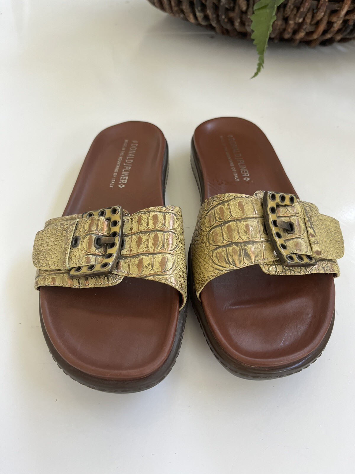 Donald J Pliner Femie Slide Sandals Sz 9 M Gold “snake” Faux Croc ?leather EUC
