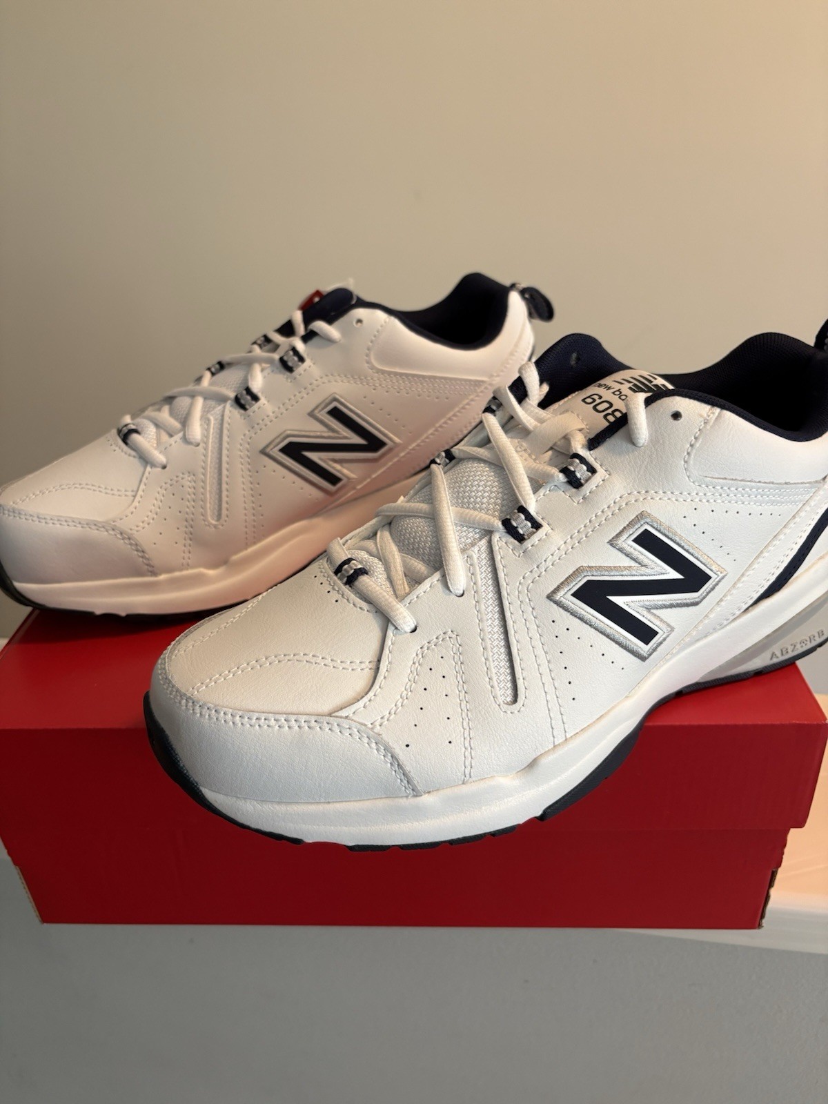 New Balance 608 MX608WN5 Mens White Navy Training Shoes Wide US 10 1/2 NEW InBx