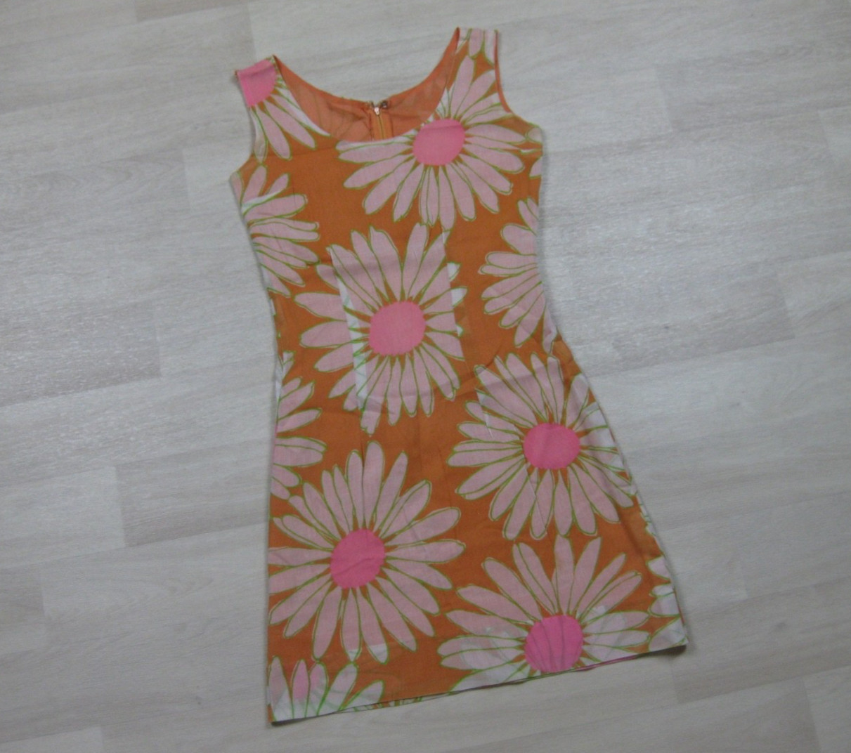 Vintage 60s Mini Sheath Shift Dress (S) Daisy Flower MOD Groovy Orange Pink