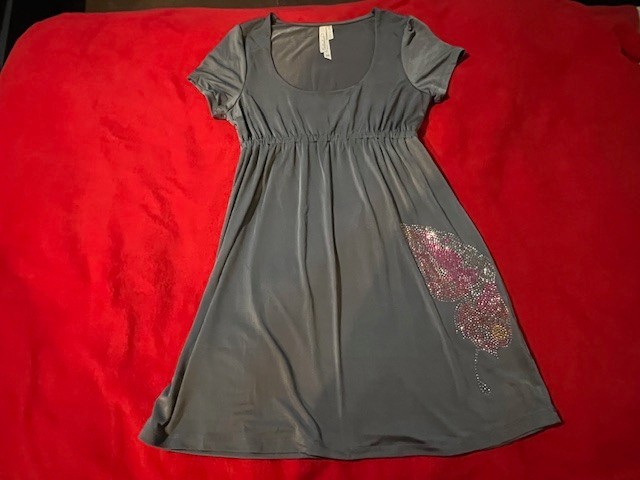 Christina Love Gray Rhinestone Butterfly Blouse Size M – Short Sleeve Embellishe
