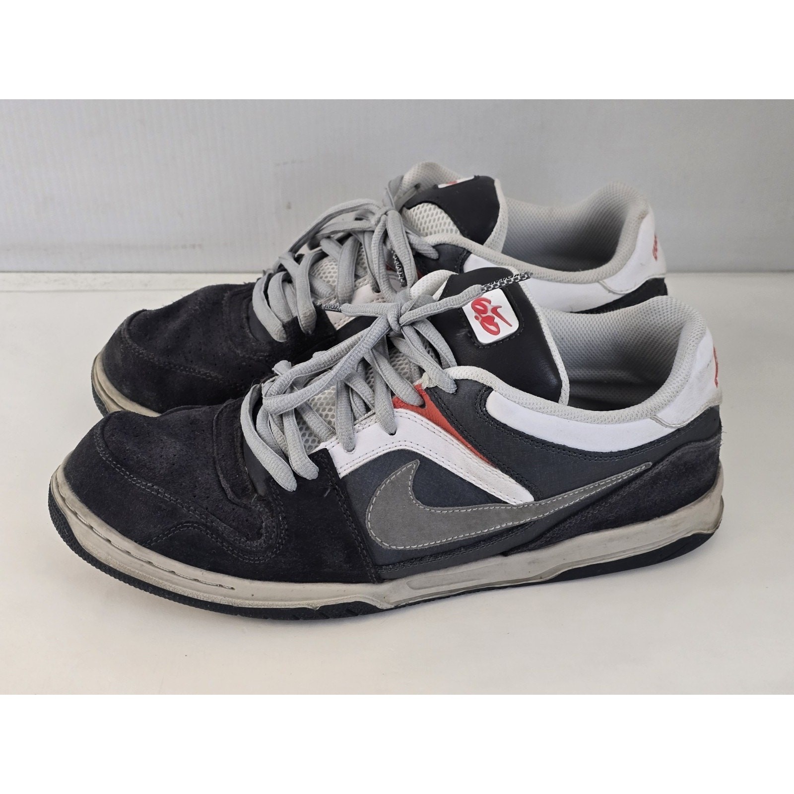 Nike SB Zoom Oncore 2 , 6.0 Size 12 2010 Skateboard Shoes Used