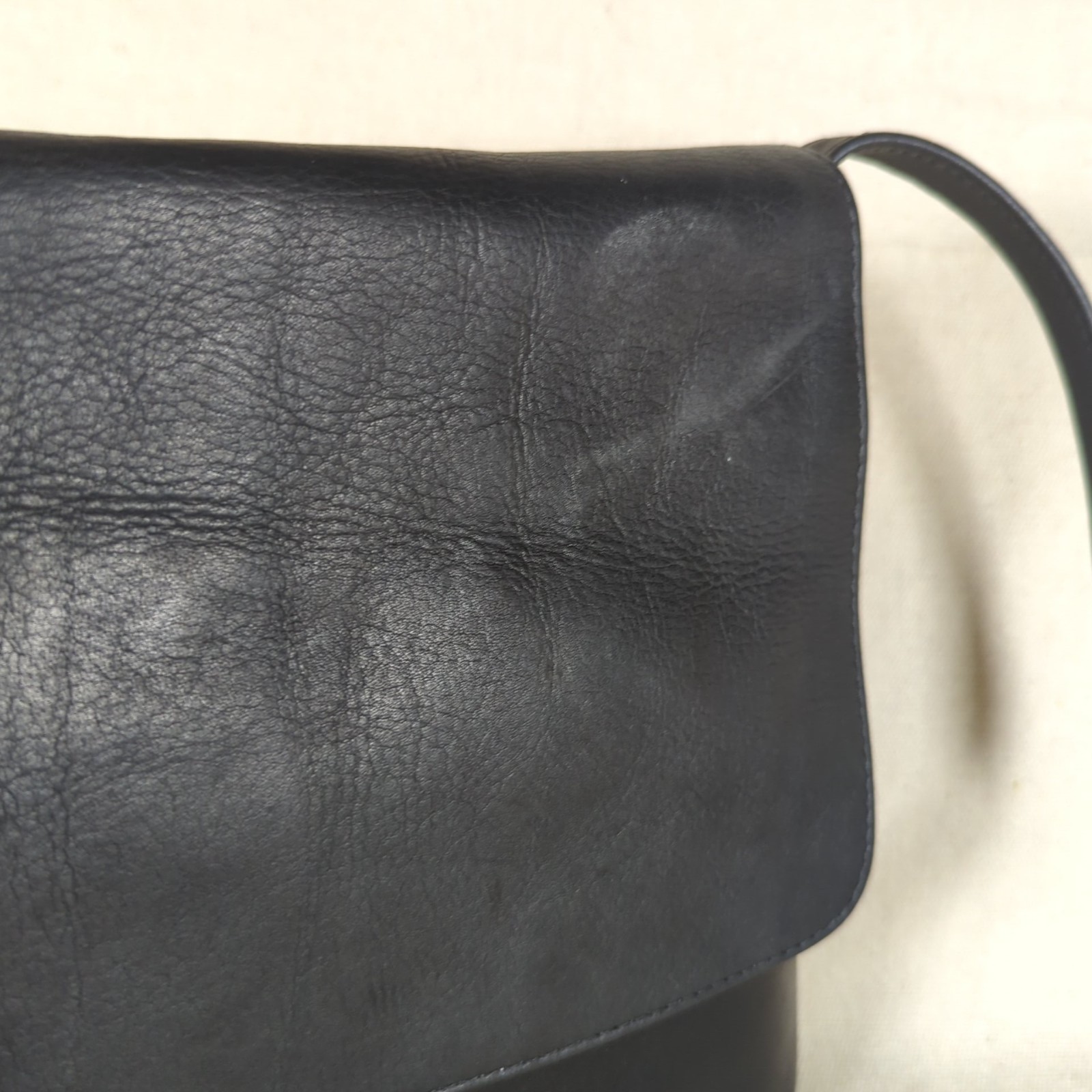 Le Donne Genuine Leather Crossbody Messenger Bag Black Flap Over Zip Purse