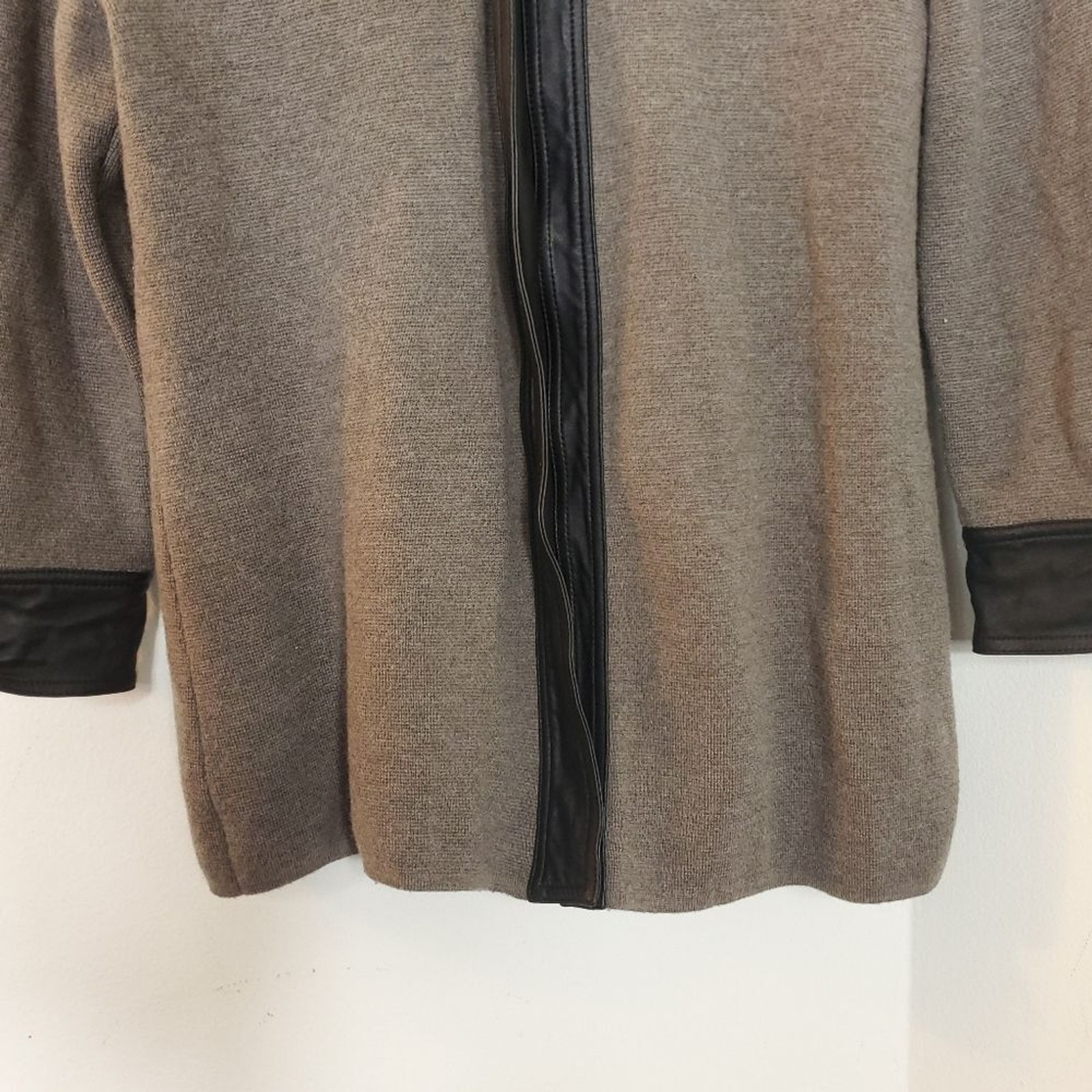 Doncaster 100% Wool Sweater Leather Trim 3/4 sleeve taupe Zipper Cardigan jacket