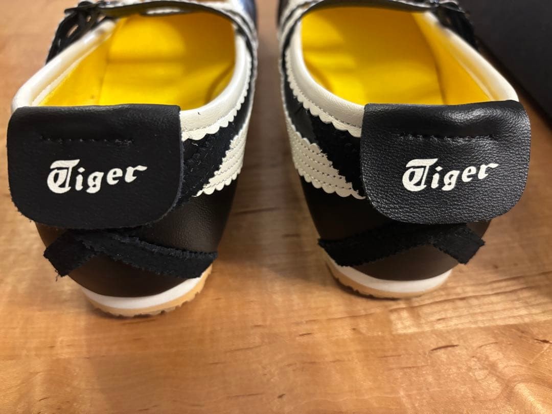 Onitsuka Tiger Mexico 66 Sneakers Women Men 6.5US Black/White, Yellow Insole Us