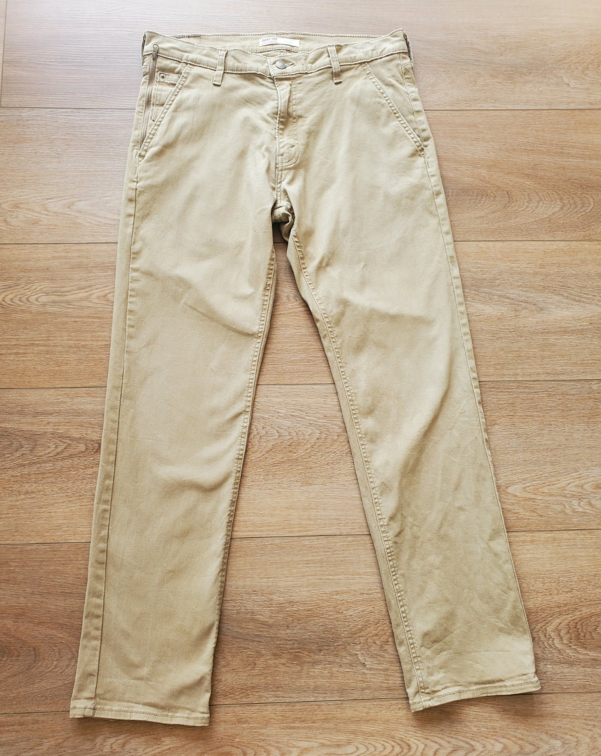 Signature by Levi Strauss & Co Men’s Athletic Straight Beige Stretch Jeans