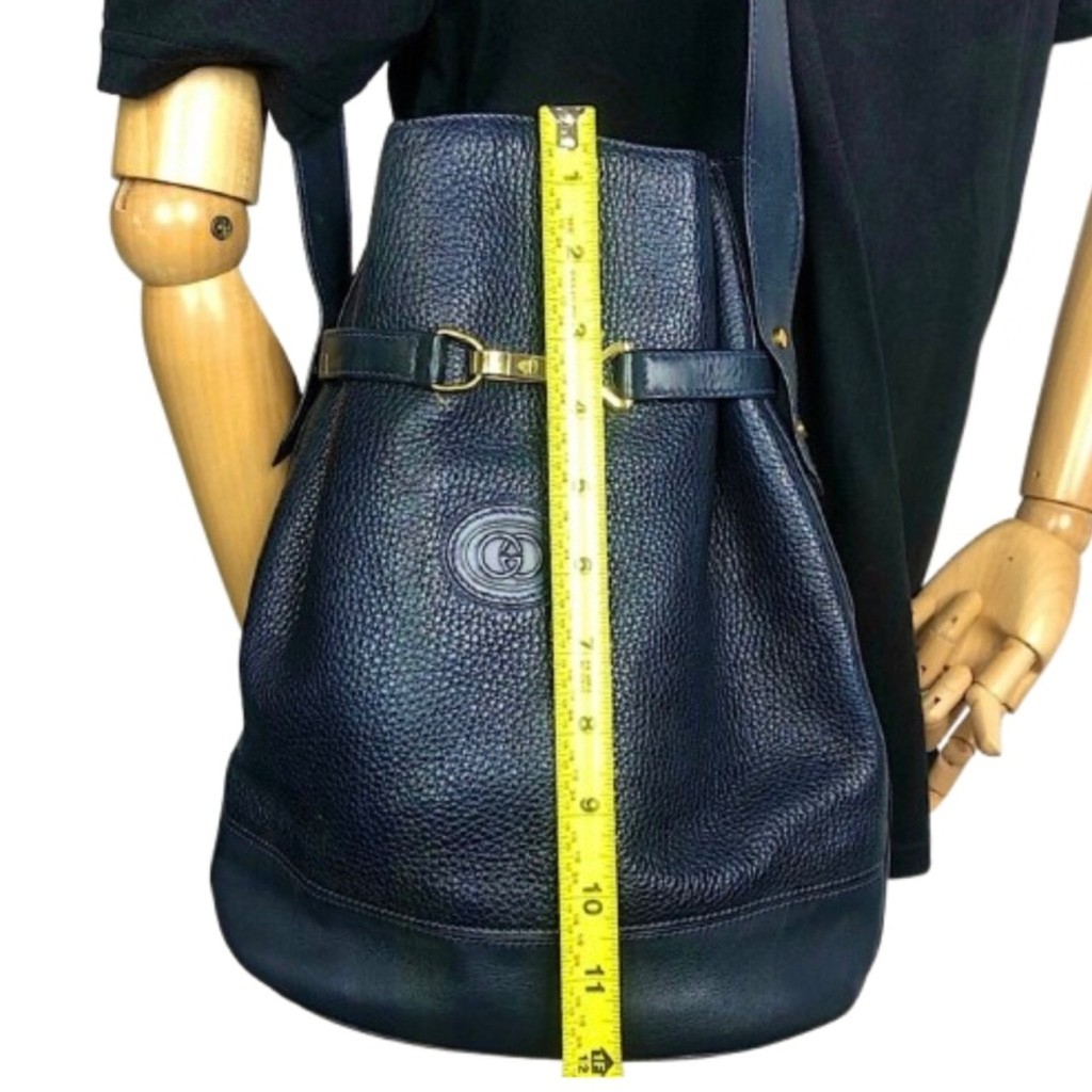 GUCCI Navy Leather Horsebit Bucket Bag Suede Lining Gucci Knight Zip Pull MINT