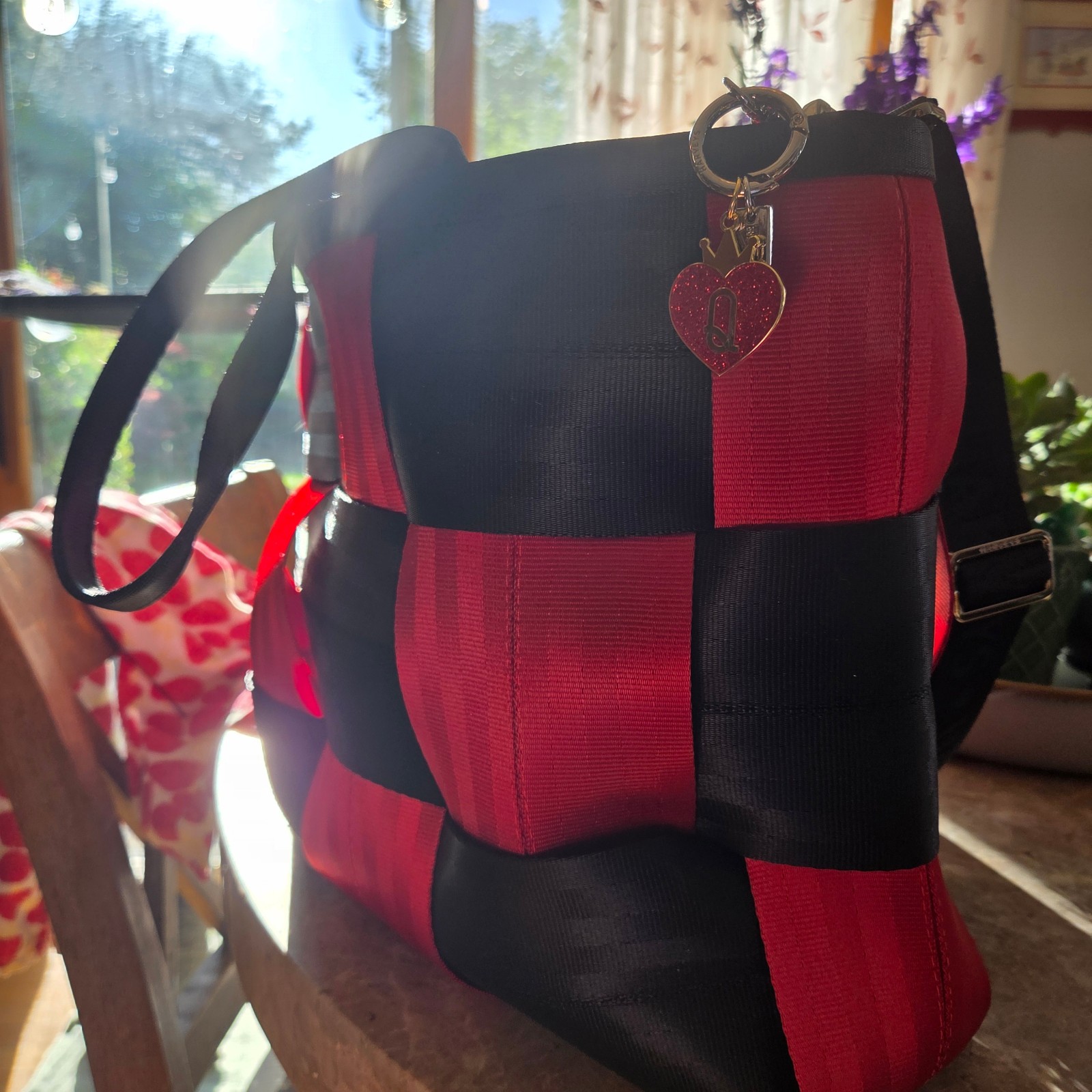 Harvey’s Seatbelt Bag “Red N Black” Medium Audrey Tote RARE With Bow Key Charm!