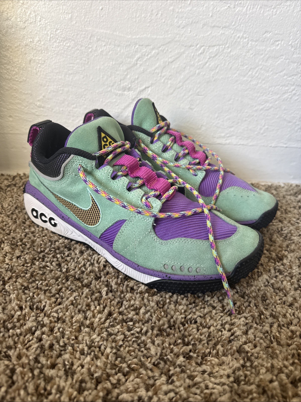 Nike ACG Dog Mountain Emerald Rise Men’s Sneakers Size 10 AQ0916300