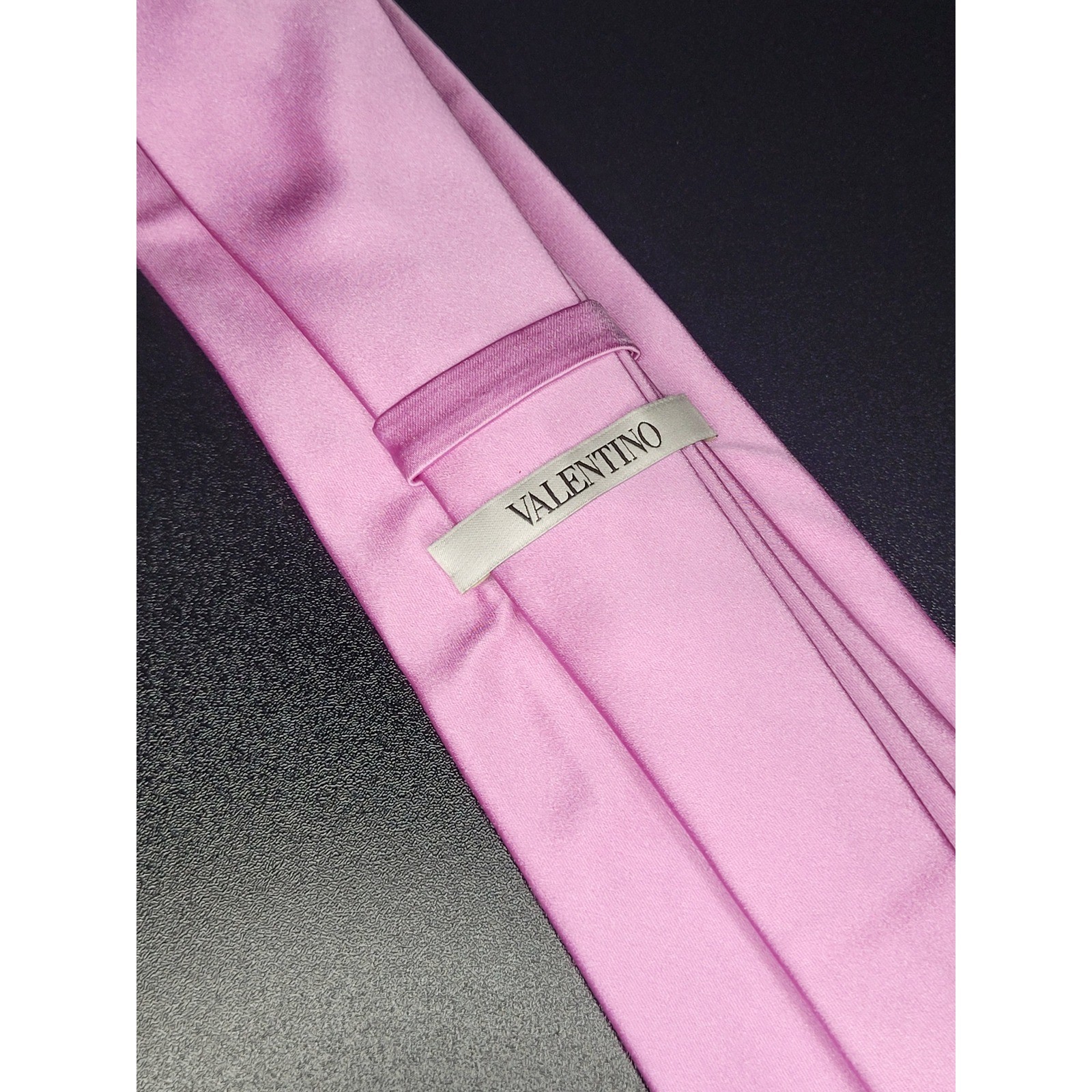 Valentino Men’s Necktie Pink Solid Silk Satin 3.25″ x 58″ Excellent
