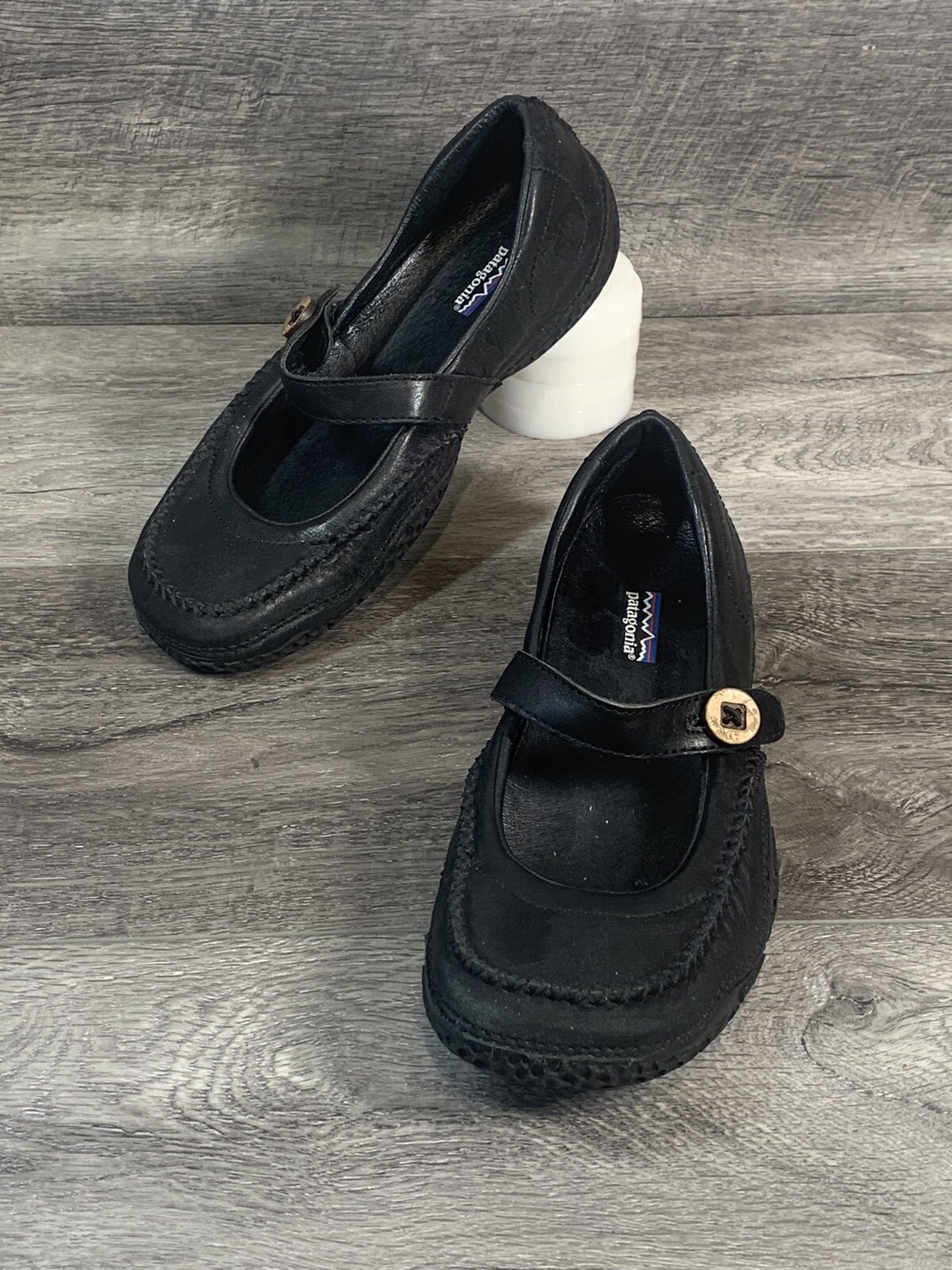 Patagonia Stitched Mary Jane Button Strap Womens 6 Poppy Black