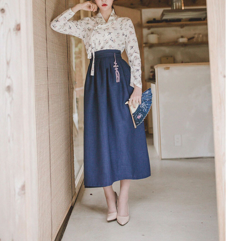 Women Hanbok set, Korean Modernized Traditional Costume Hanbok Set Kim sejung.