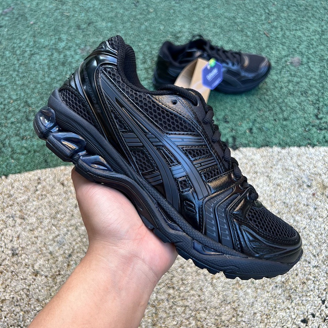 New with Box ASICS Gel-Kayano 14 Black 1201A019-001 Men size 11