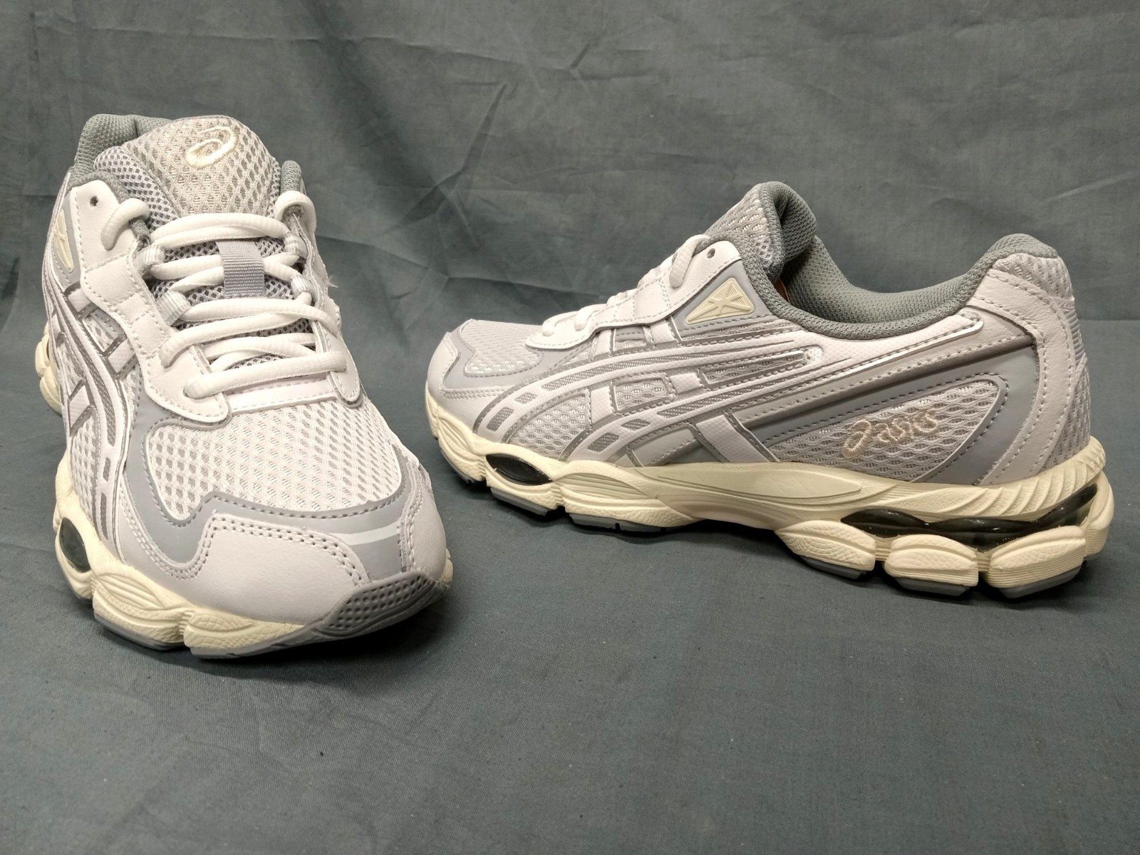 ASICS GEL-NYC 2055 Running Sneaker Glacier Grey White Boys Size 6.5 NEW NO BOX!