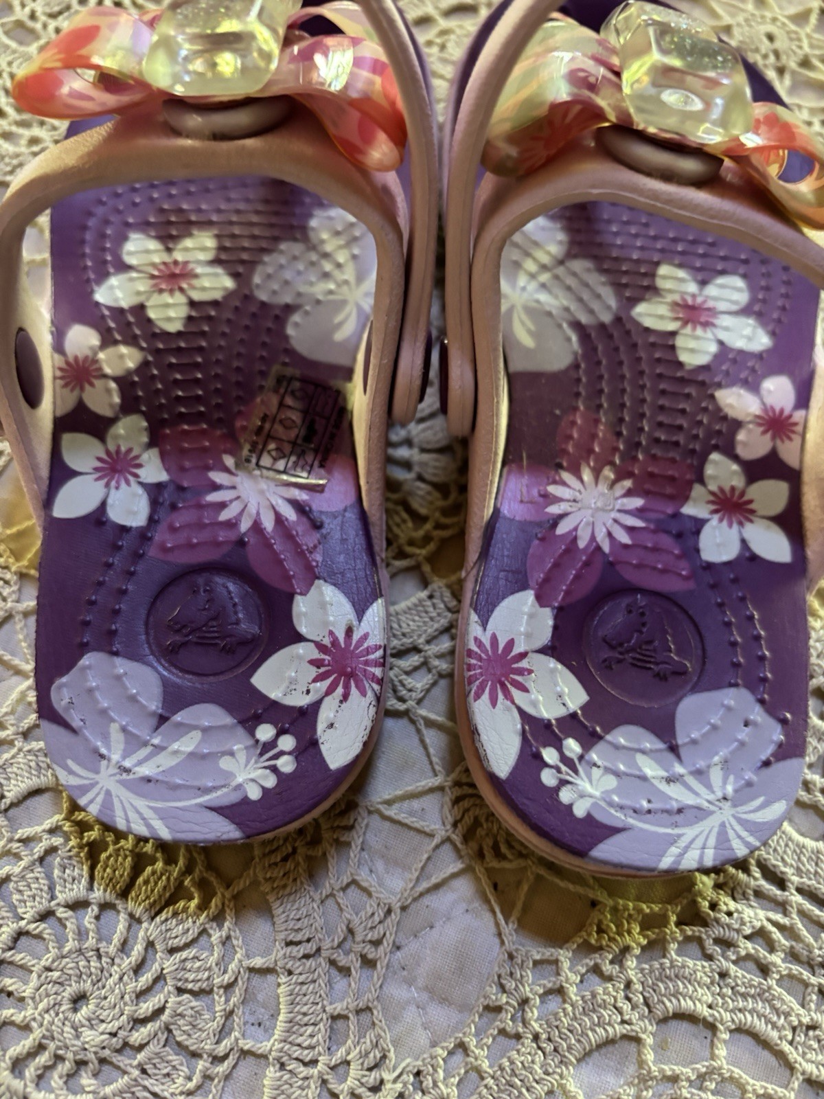CROCS Toddler Girls Isabella Thong Bow Sandal Sz C 8/9 Back Strap Glitter Stones