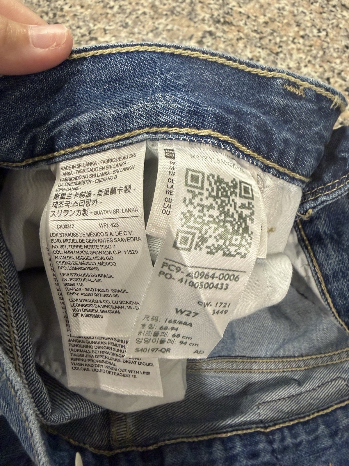 Levi’s Low Pro Straight Women’s Medium Wash Distressed Jeans Size 27