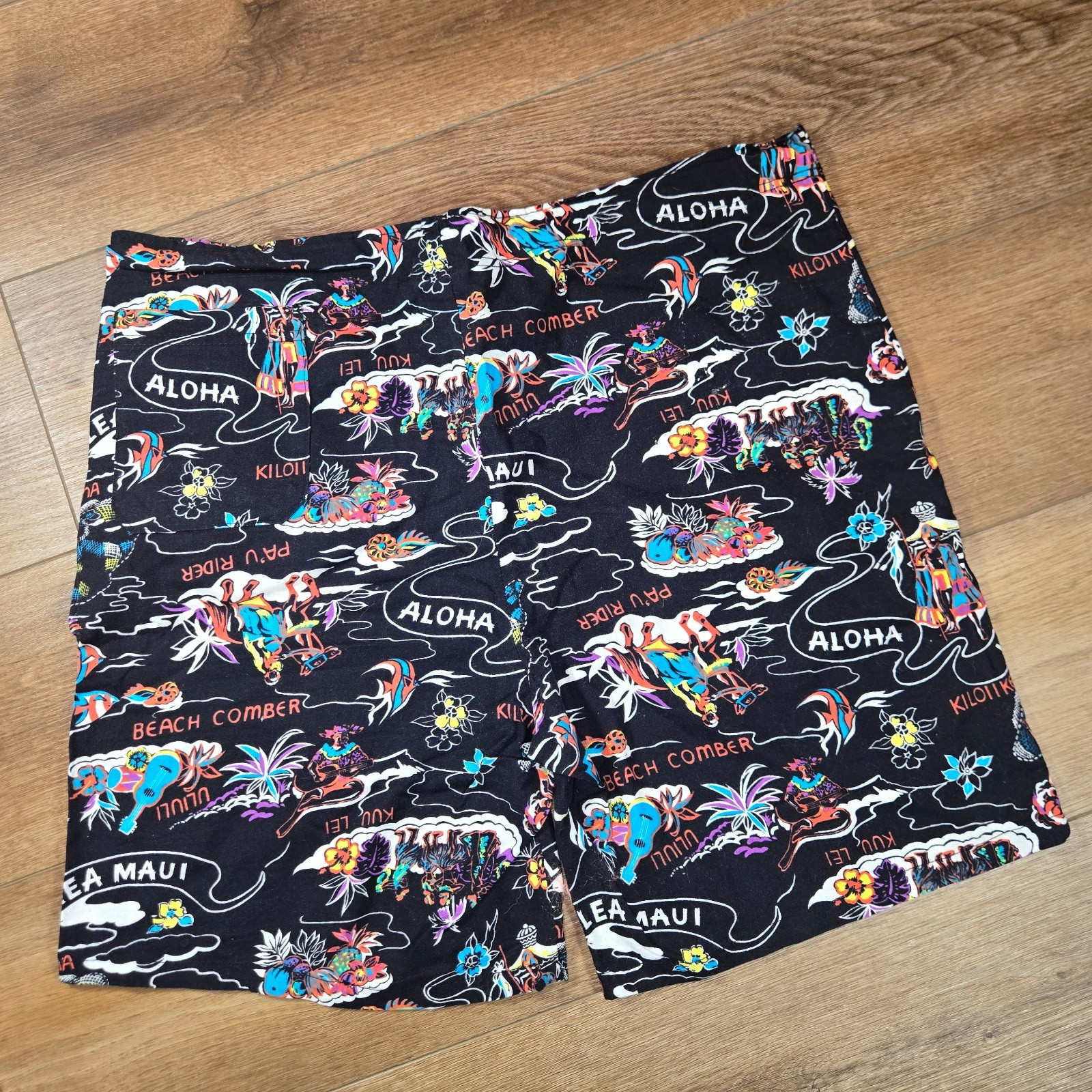 Vintage Zuma Beach Swim Trunks Mens M Surf Board Shorts USA Hawaiian Beach Y2K