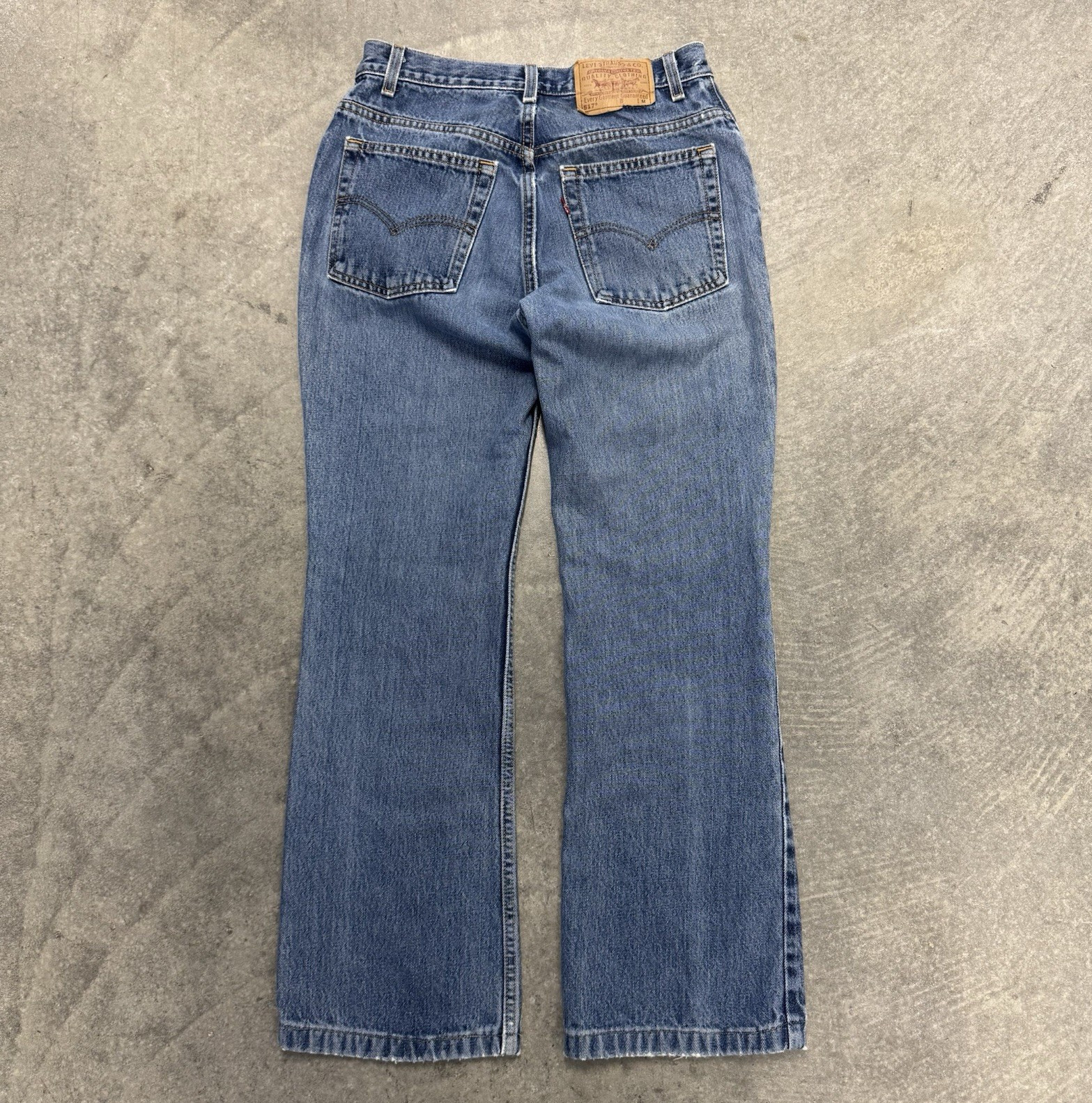 VTG Woman’s Levi’s 517 Bootcut Low Rise Blue Jeans Cotton Medium Wash 28 x 28