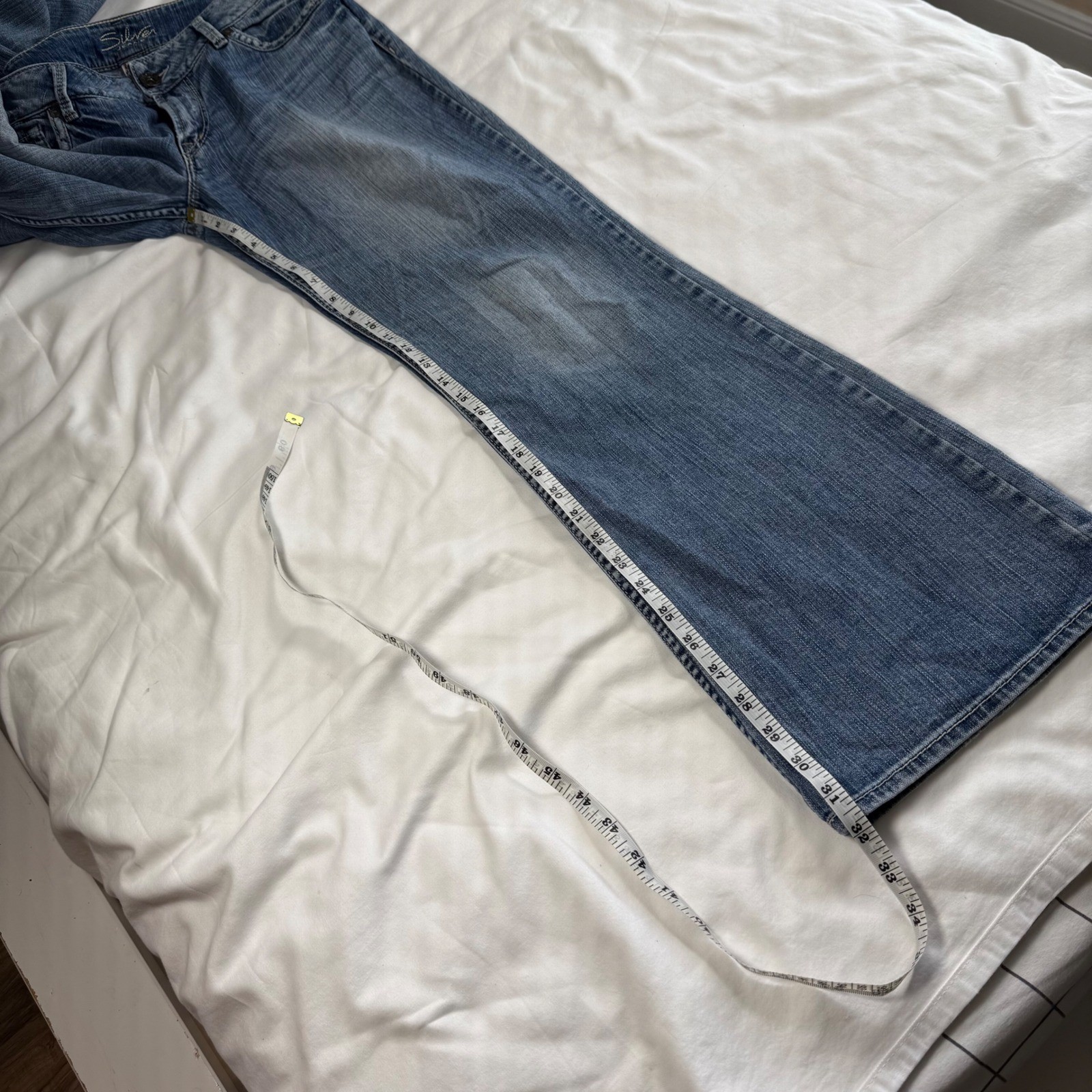 Silver Jeans Suki Mid Rise Bootcut Jeans Medium Wash Blue 30×32 Y2K Summer Party