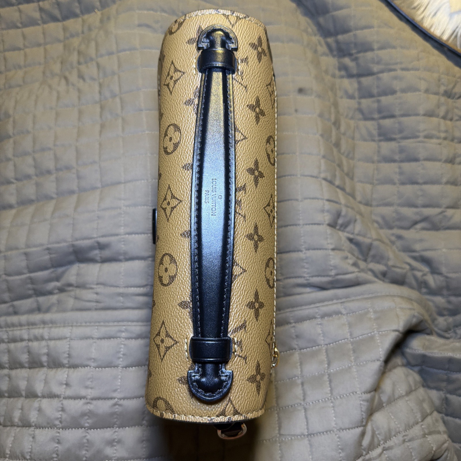Louis Vuitton POCHETTE METIS REVERSE Monogram. 100% authentic.