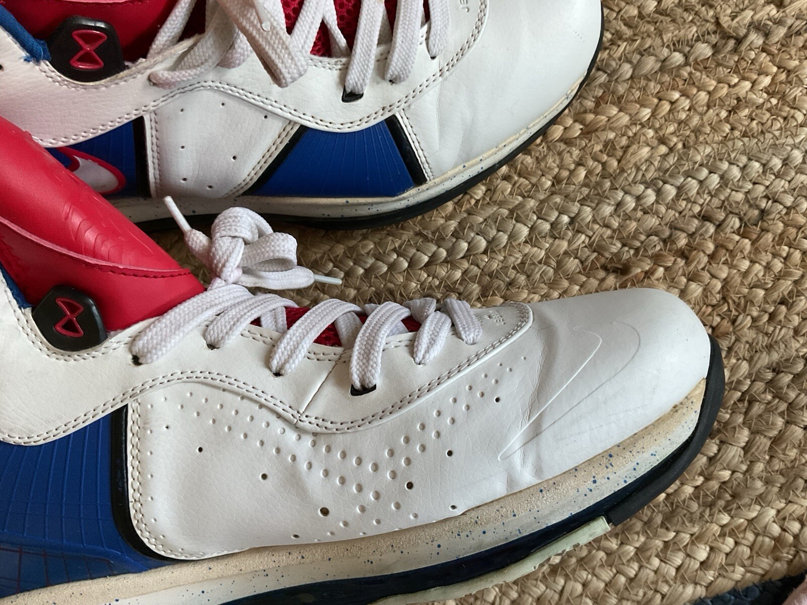 Nike 2010 LeBron James Flywire “Veterans Day” High Top Basketball Shoes Mens 13