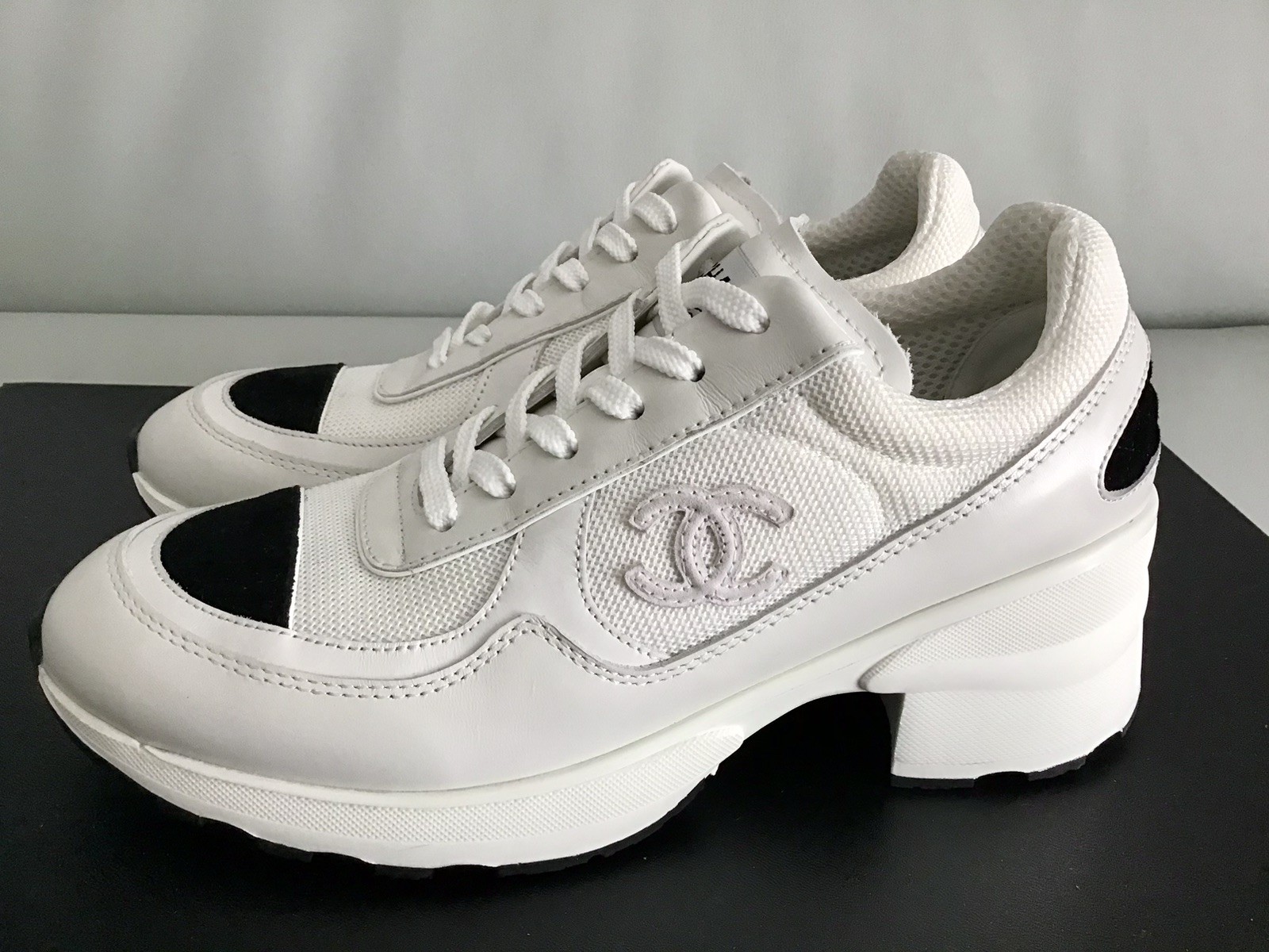 Fashion Sneakers Shiny Calfskin Leather White/Black Suede/Mesh-Size 8.0-8.5 NEW