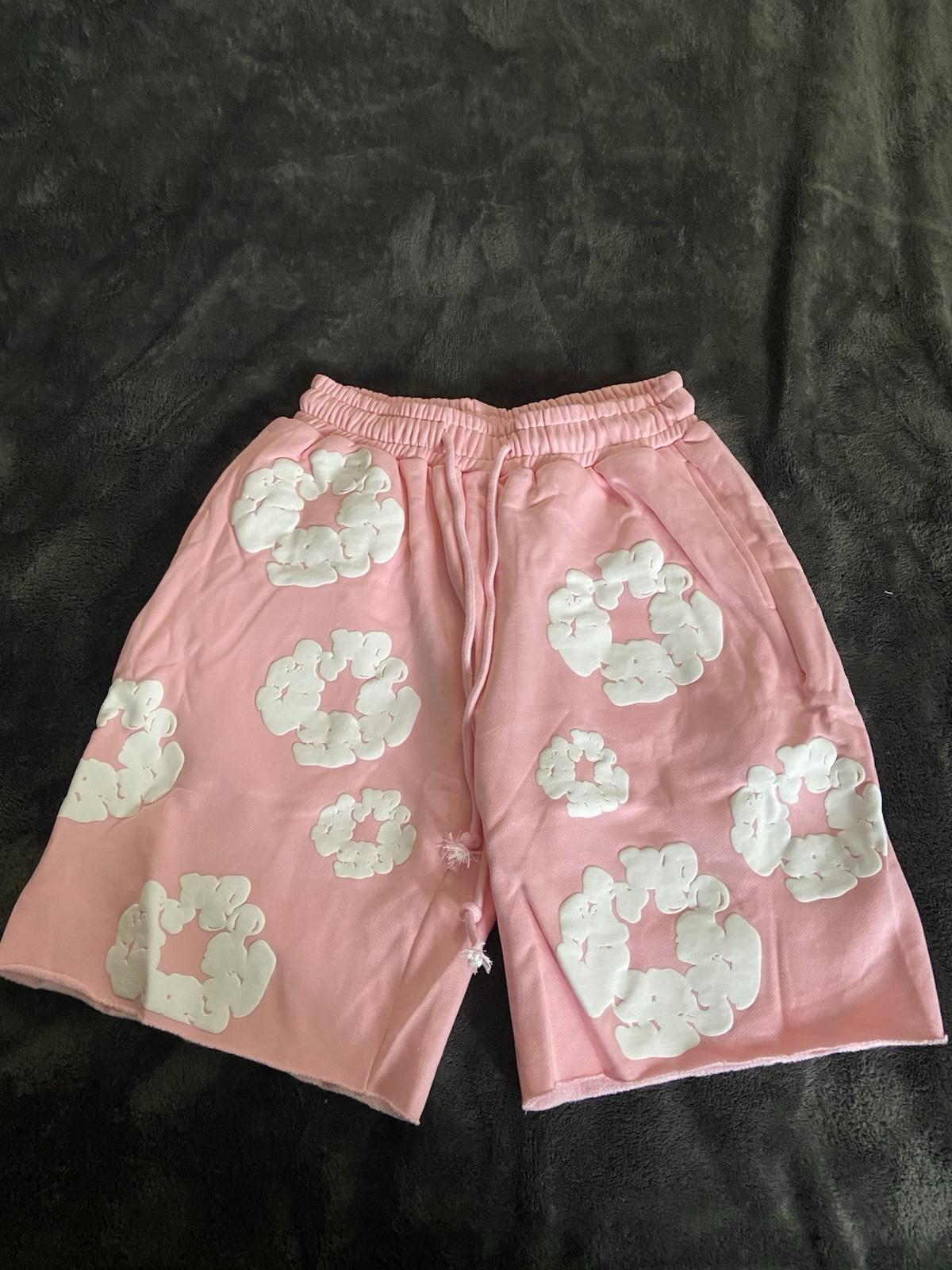 DENIM TEARS Black/Pink Fleece Sweat Shorts Cotton Wreath