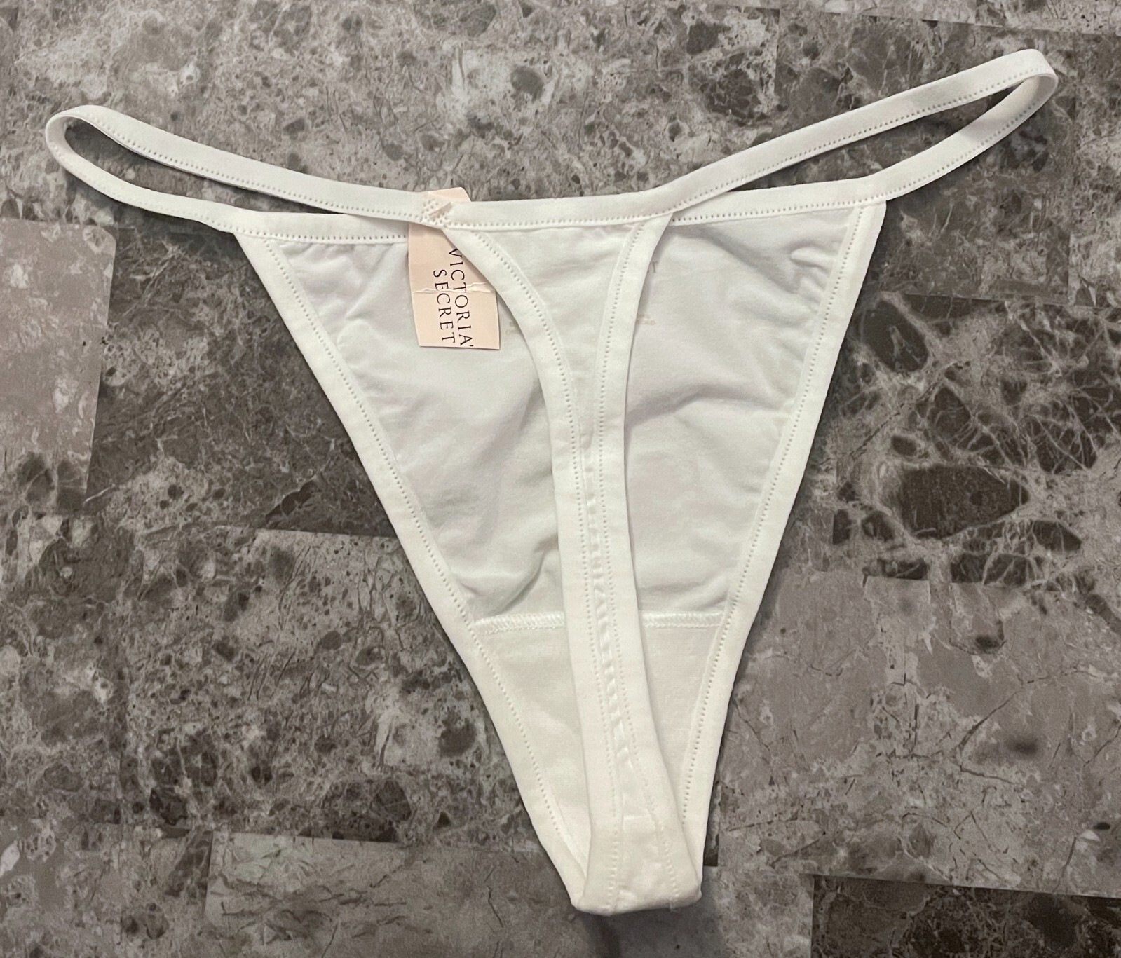 NWT VICTORIA’S SECRET L WHITE NYLON SPANDEX SMOOTH VINTAGE RARE THONG PANTIES