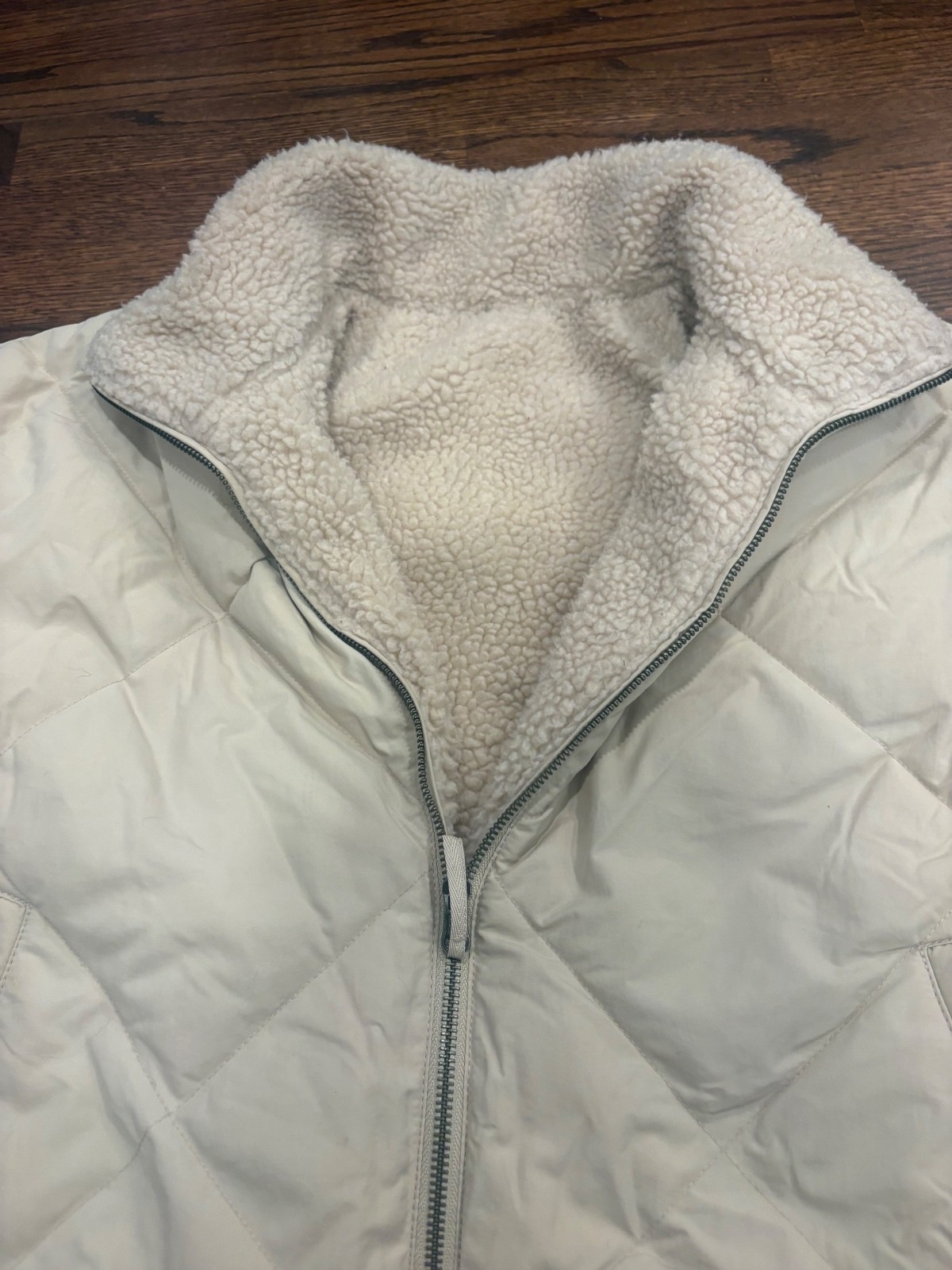 American Eagle Reversible Sherpa Lined Quilted Jacket – Small