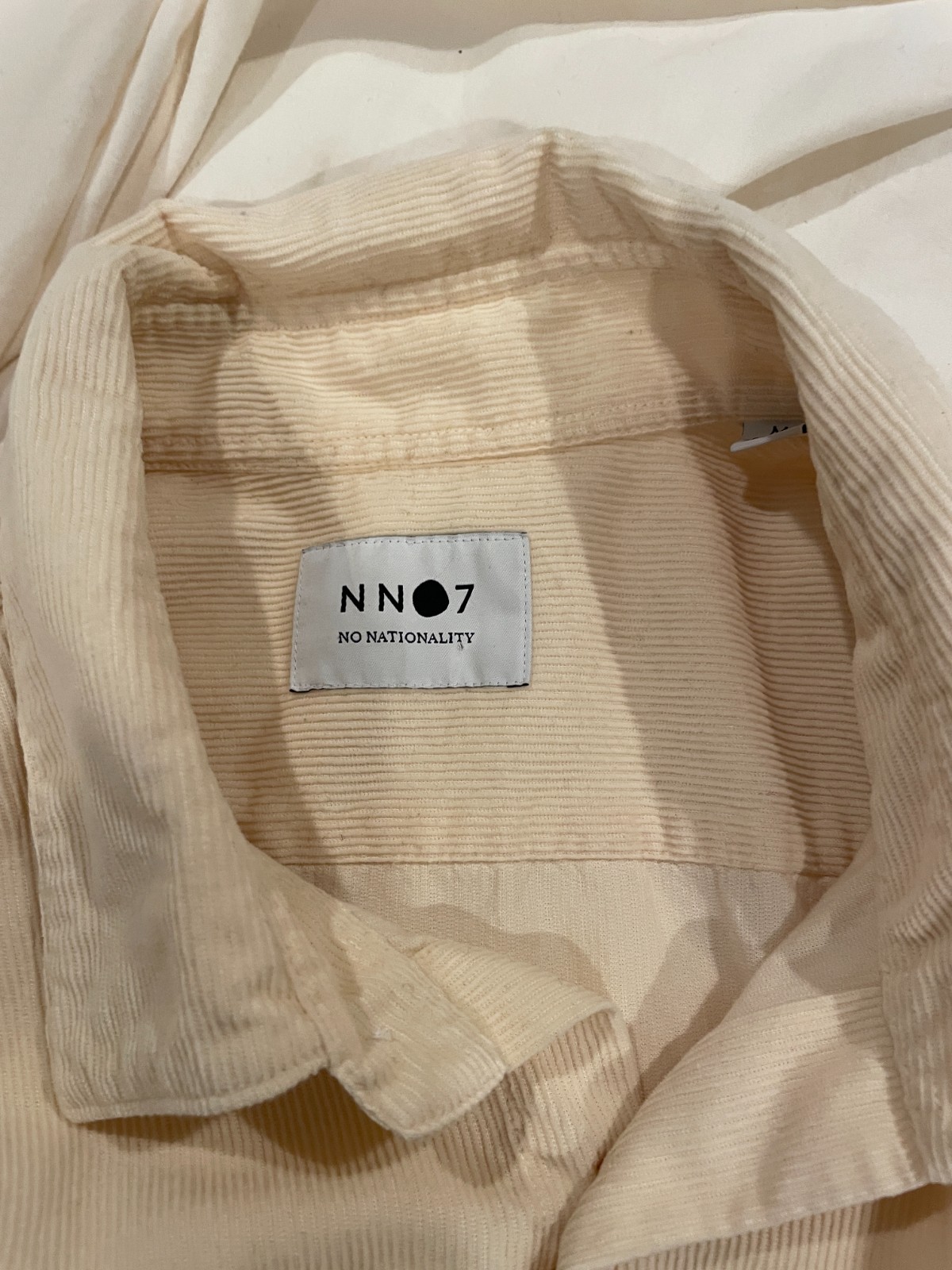 NN07 off shite corduroy button up shirt – m