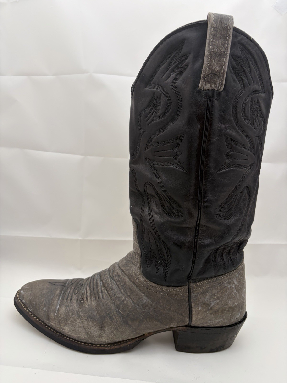 J Chisholm Cowboy Boots .. Vintage Barn Boots .. Gray & Black .. Men’s 10 1/2 D