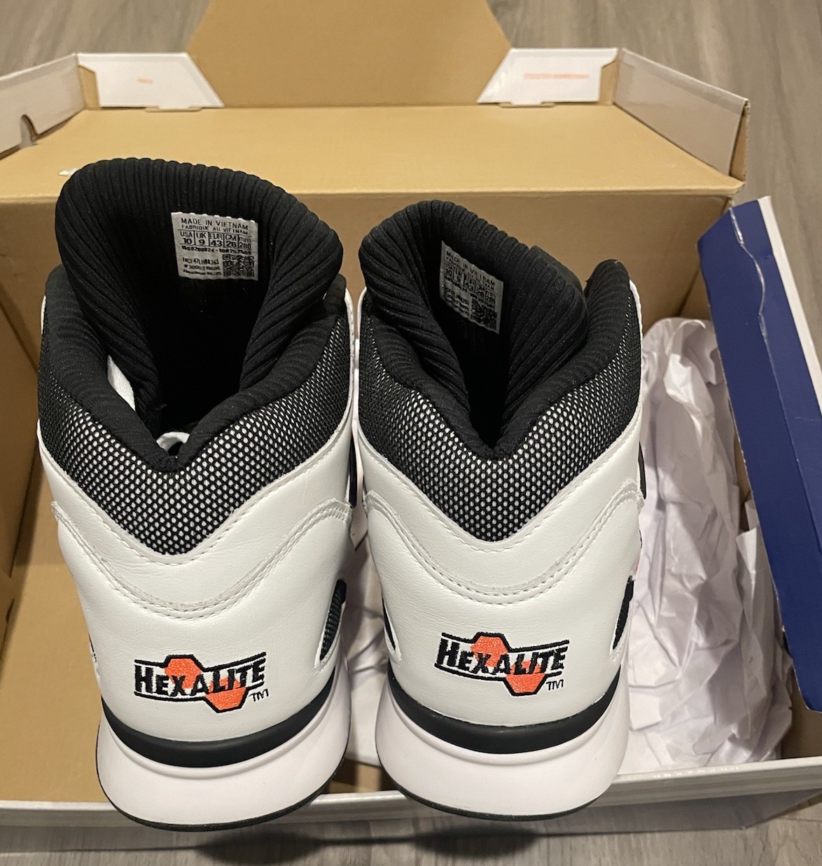 New Men’s Reebok Pump Omni Zone II 2025 Retro — Wht/Blk/Wild Orange — Size 10
