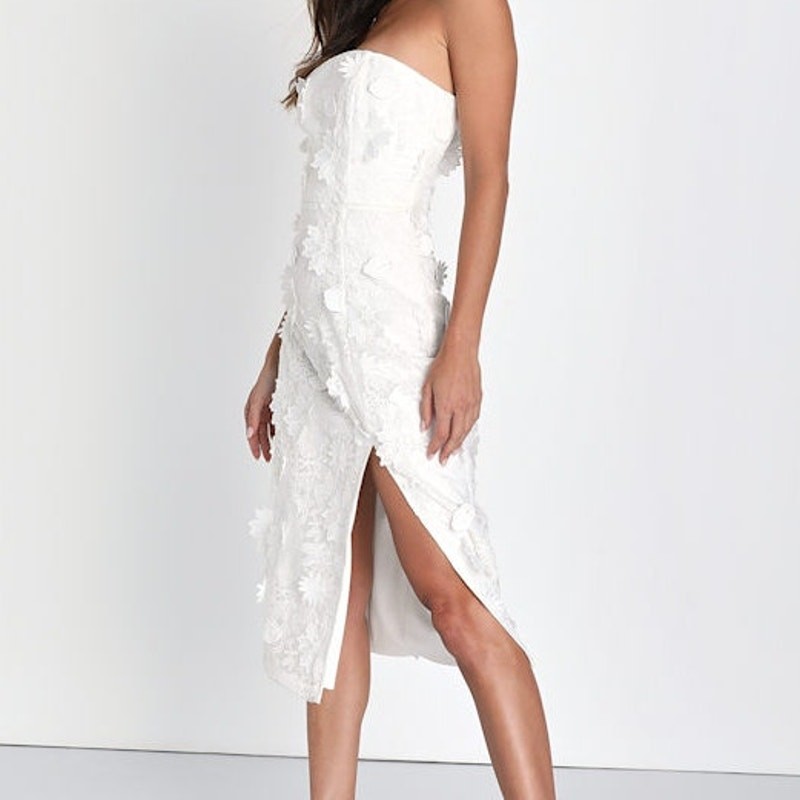 Lulus NWOT Elevated Sensation White 3D Floral Embroidered Midi Dress Medium