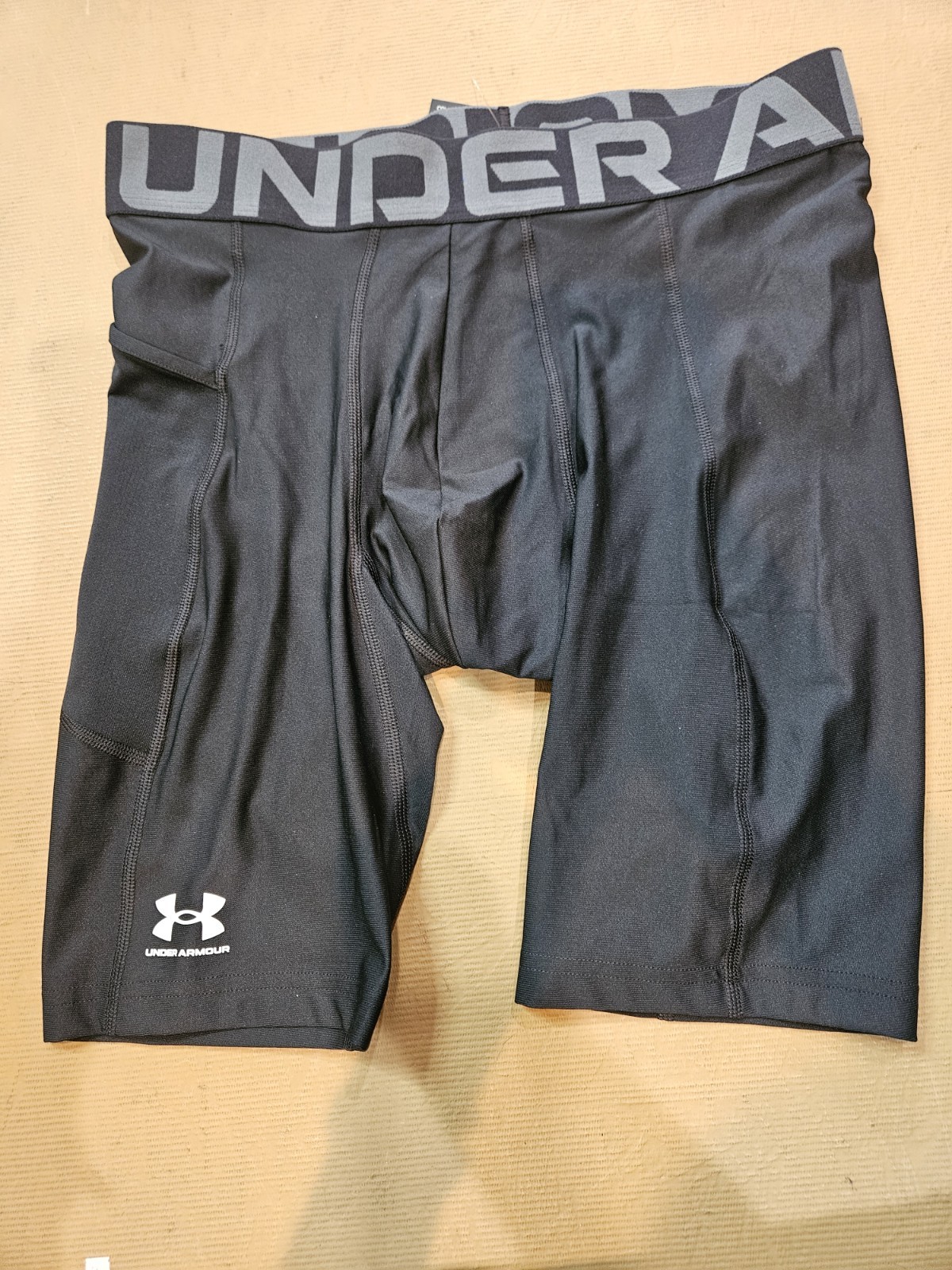 Under armour HeatGear Men’s Compression Shorts, Size M – Black (1361596001)